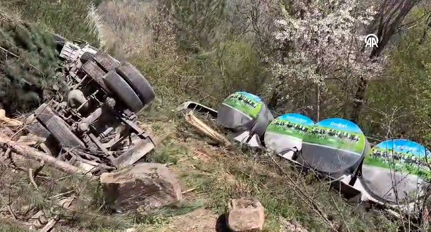 İnegöl yolunda kaza yapan tanker ve sürücüsü bir gün sonra bulundu