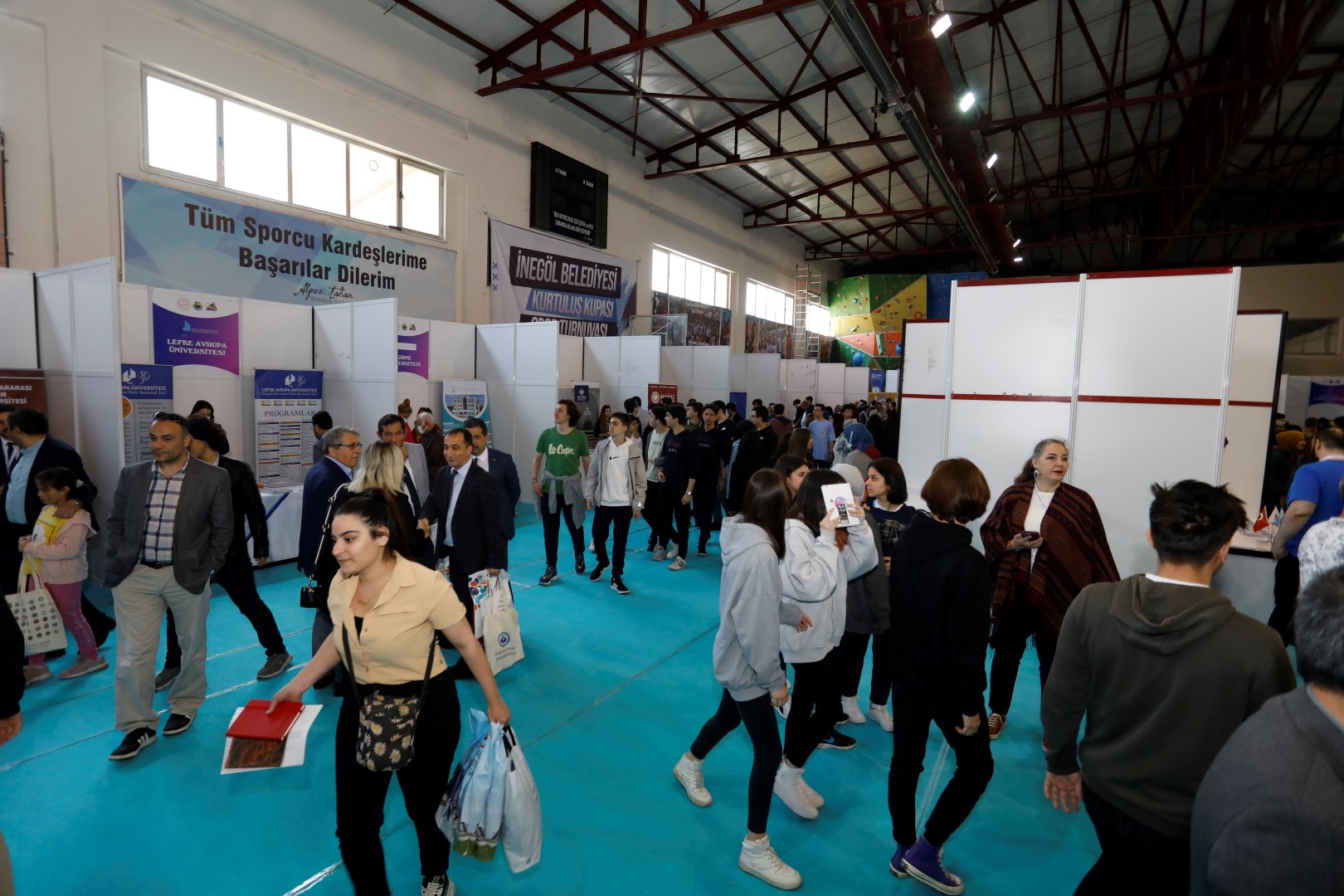 GENÇLER BU ORGANİZASYONDA ÜNİVERSİTE VE MESLEKLERİ TANIYACAK