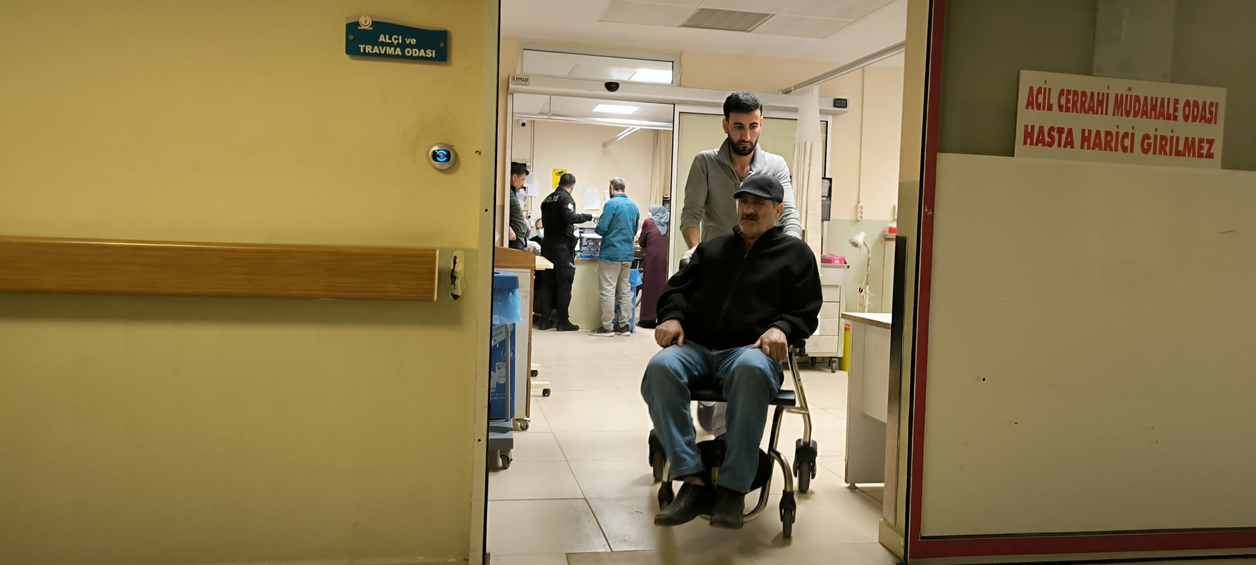 İnegöl’de motosikletin çarptığı yaşlı çift yaralandı  Orhaniye Mahallesi