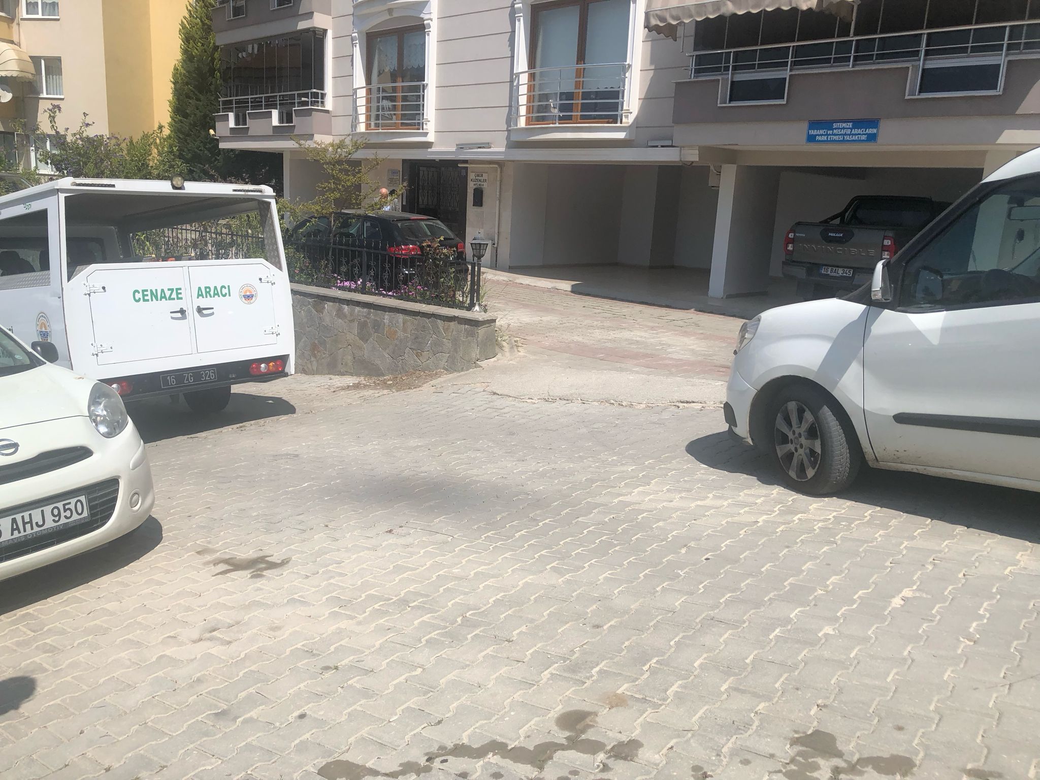 Gaye öğretmen evinde ölü bulundu