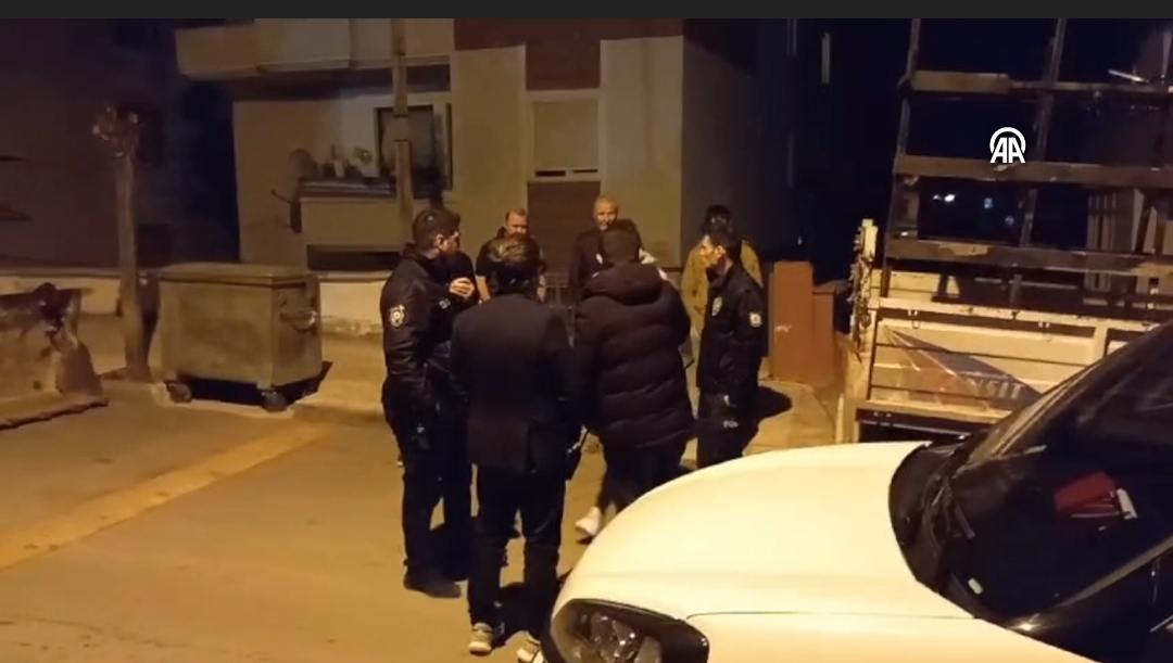 Merdivenlerden düşen kişi öldü