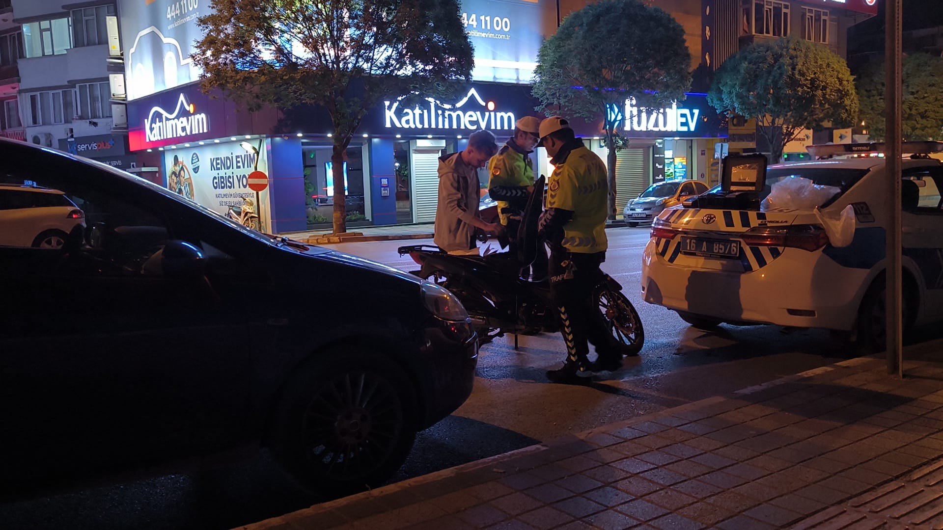 İnegöl’de trafik denetimlerinde 100 bin lira ceza kesildi