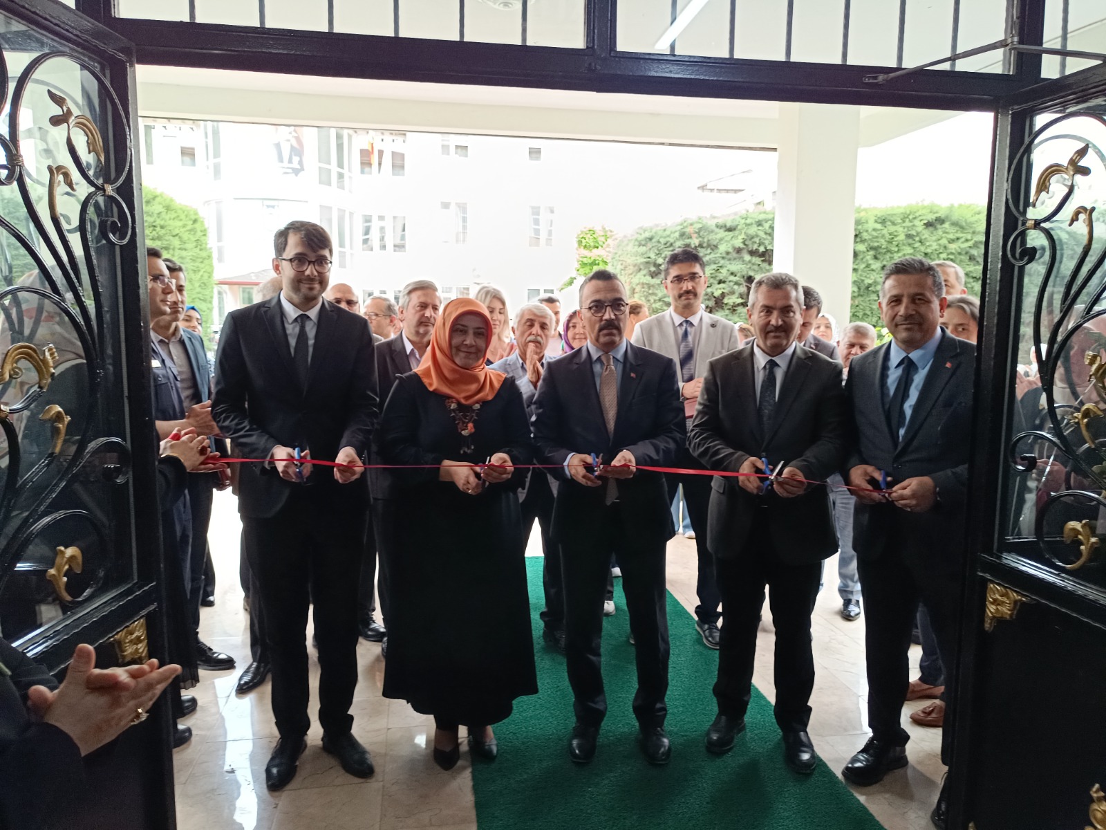 ‘İğne oyası’ sergisi izlenime açıldı