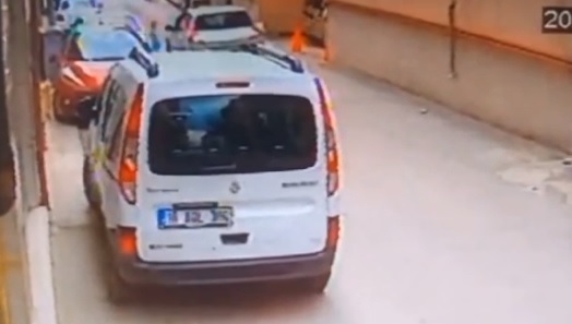 Otomobilin çarptığı 3 yaşındaki çocuk yaralandı