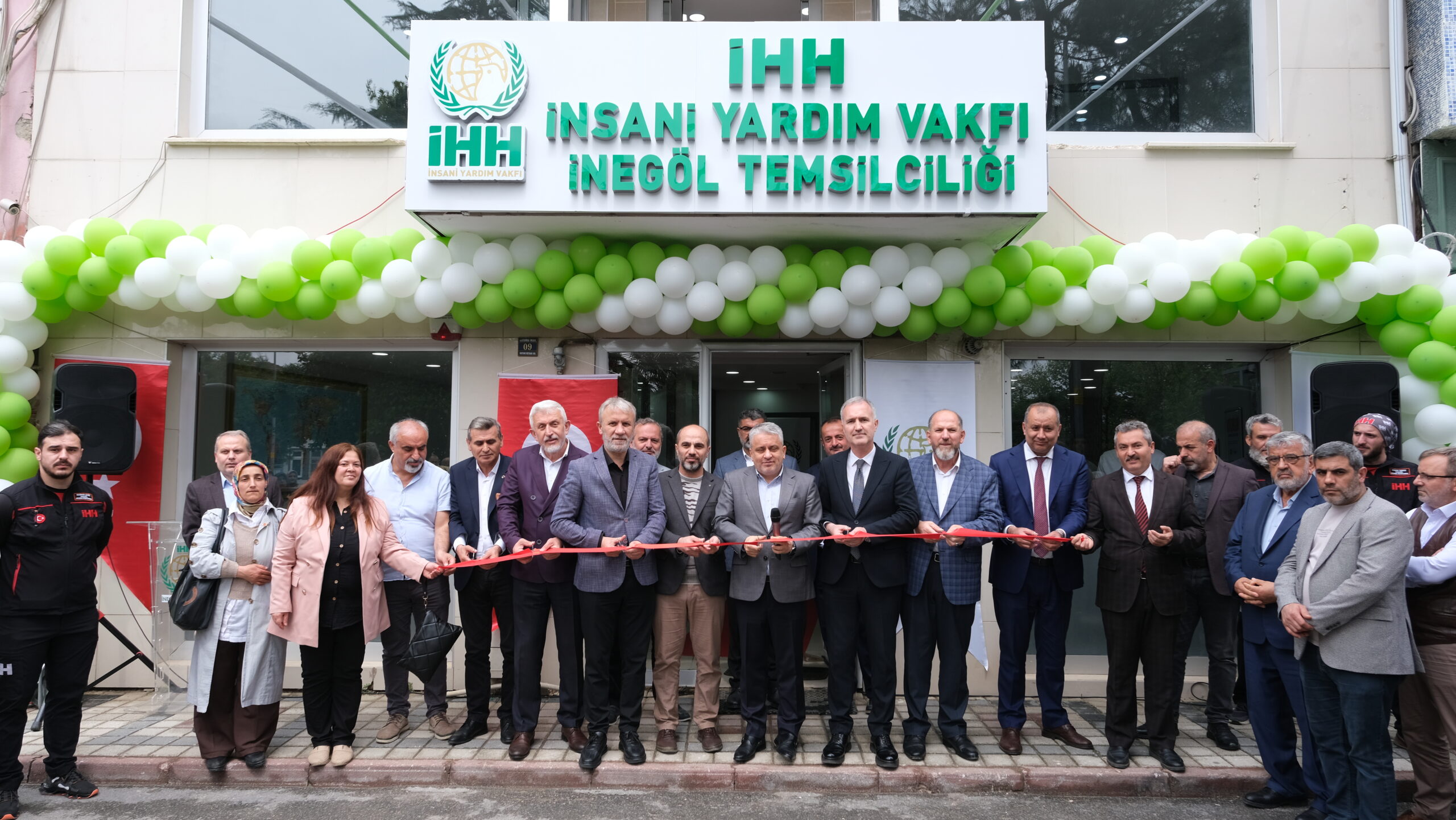 Mazlum coğrafyaya umut olan İHH, yeni binasında