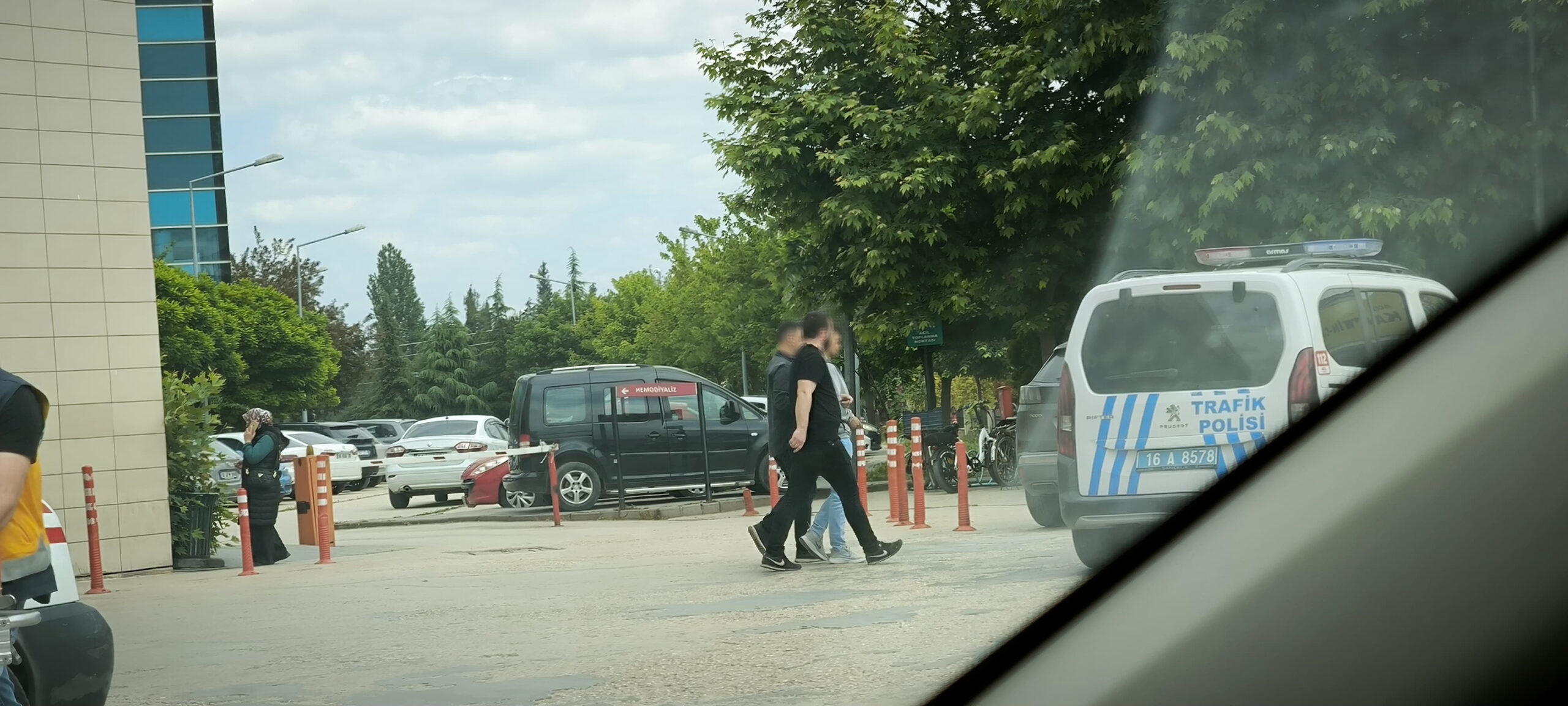 Silahlı tehdit suçundan aranan şahıs yakalandı