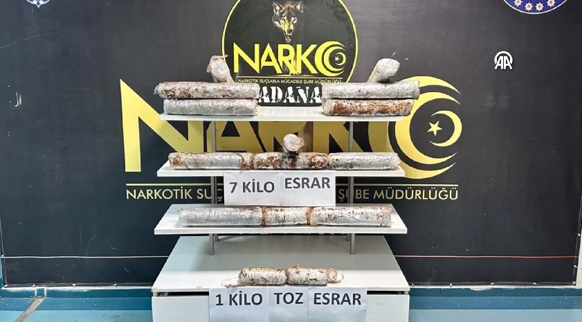 Kamyonette 8 kilogram esrar ele geçirildi