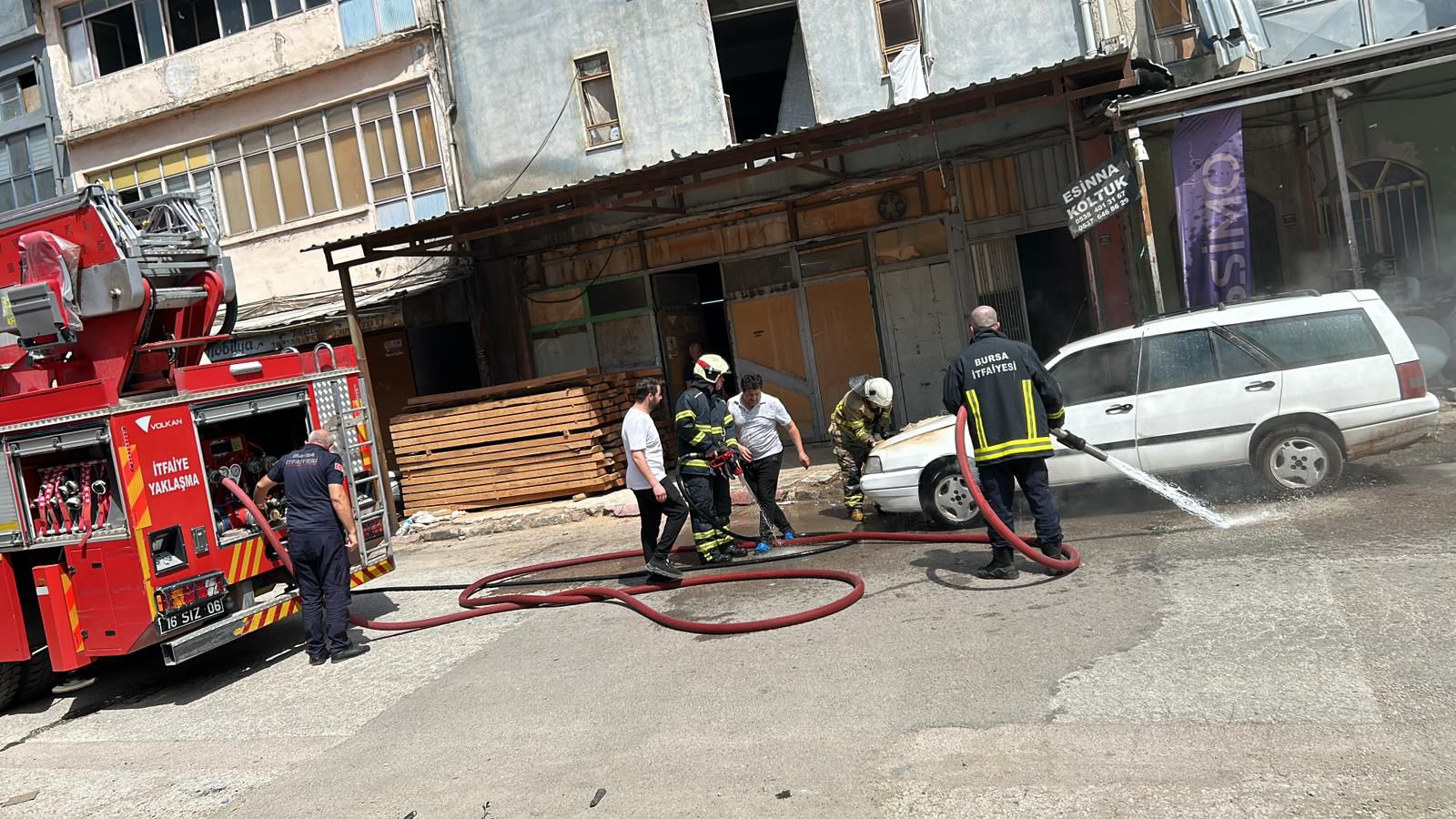 Park halindeki araçta yangın