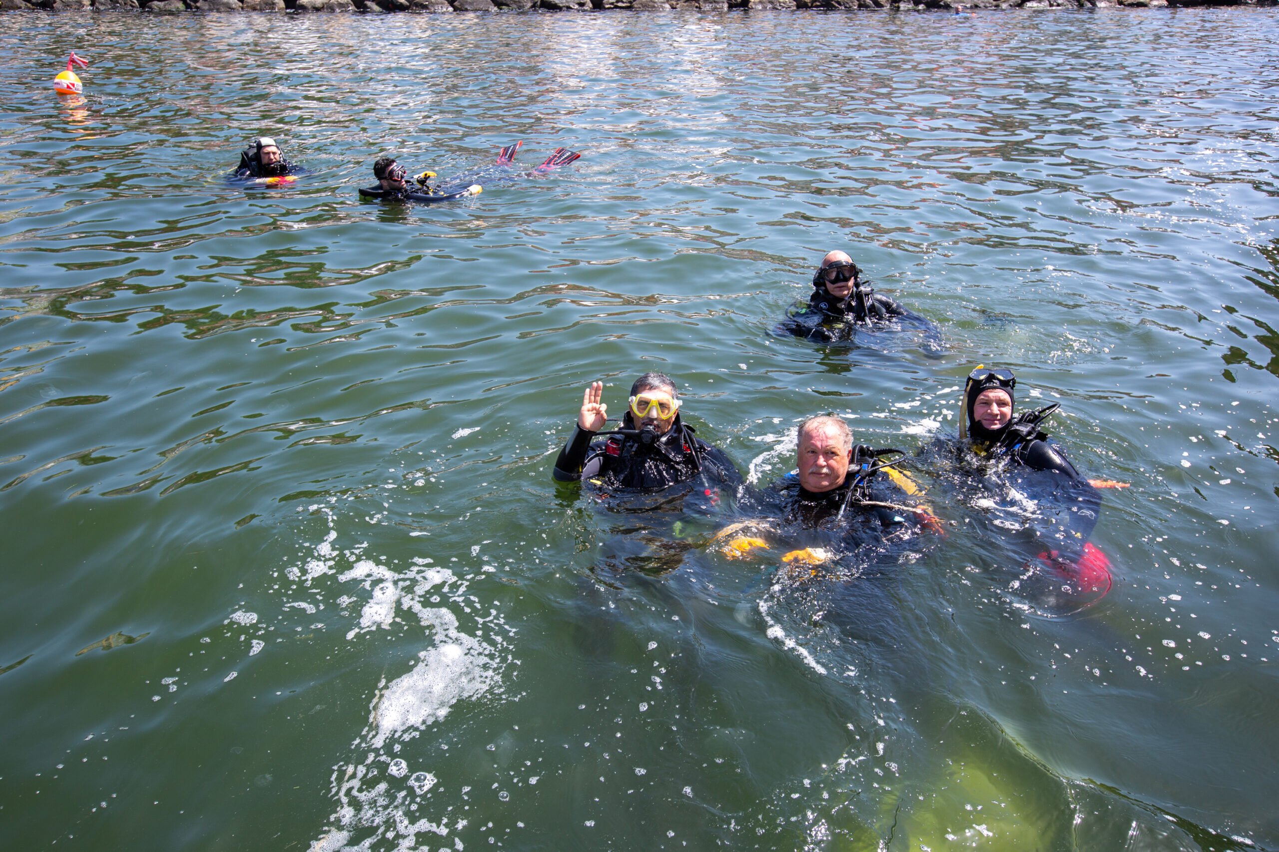 Bursa’da dalgıçlardan dip temizliği