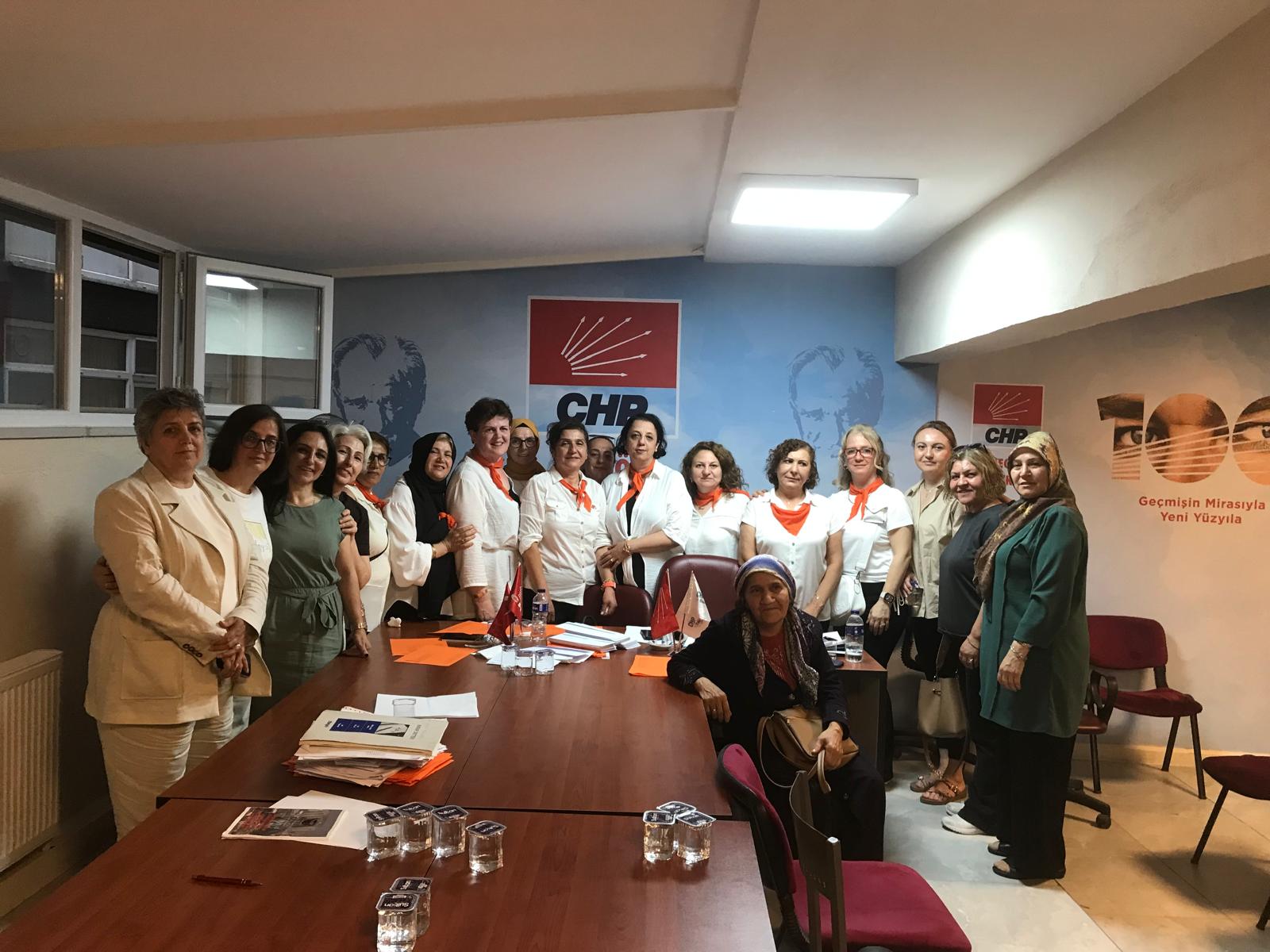 CHP İnegöl İlçe Kadın Kolları’nda ‘Yaka’ dönemi