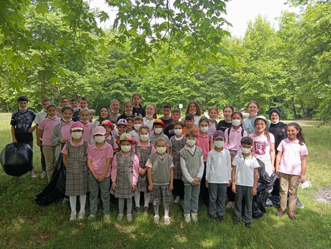 Gündüzlü Mahallesi öğrencilerinden örnek davranış: çevre temizliği etkinliği