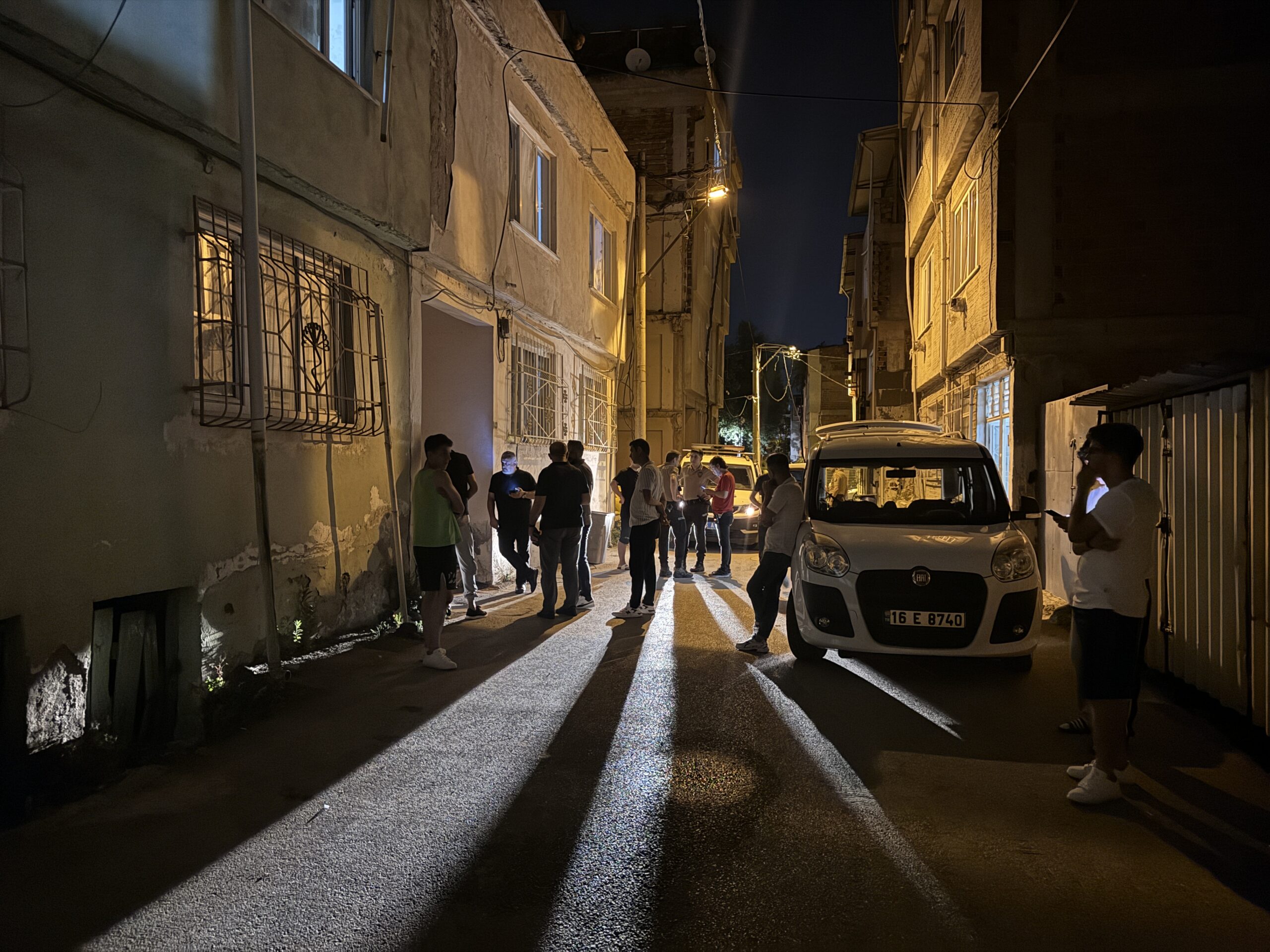 Silahını temizlerken kendini vuran kişi hastaneye kaldırıldı