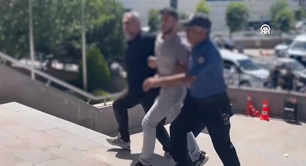 Tartıştığı kayınpederi ve kayınbiraderinin tabancayla vurduğu kişi öldü