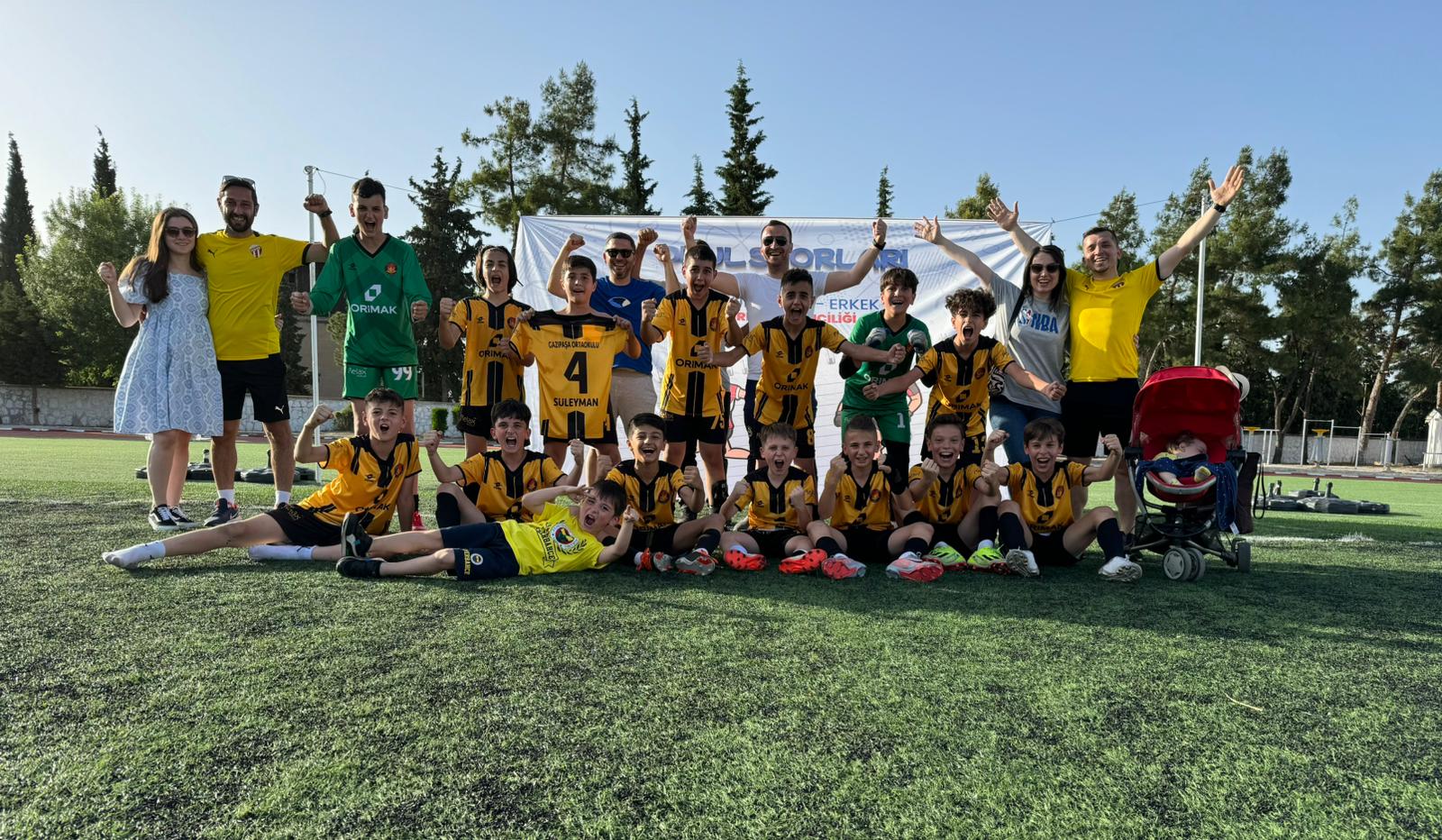 Gazipaşa Ortaokulu Türkiye Şampiyonasına galibiyetle başladı