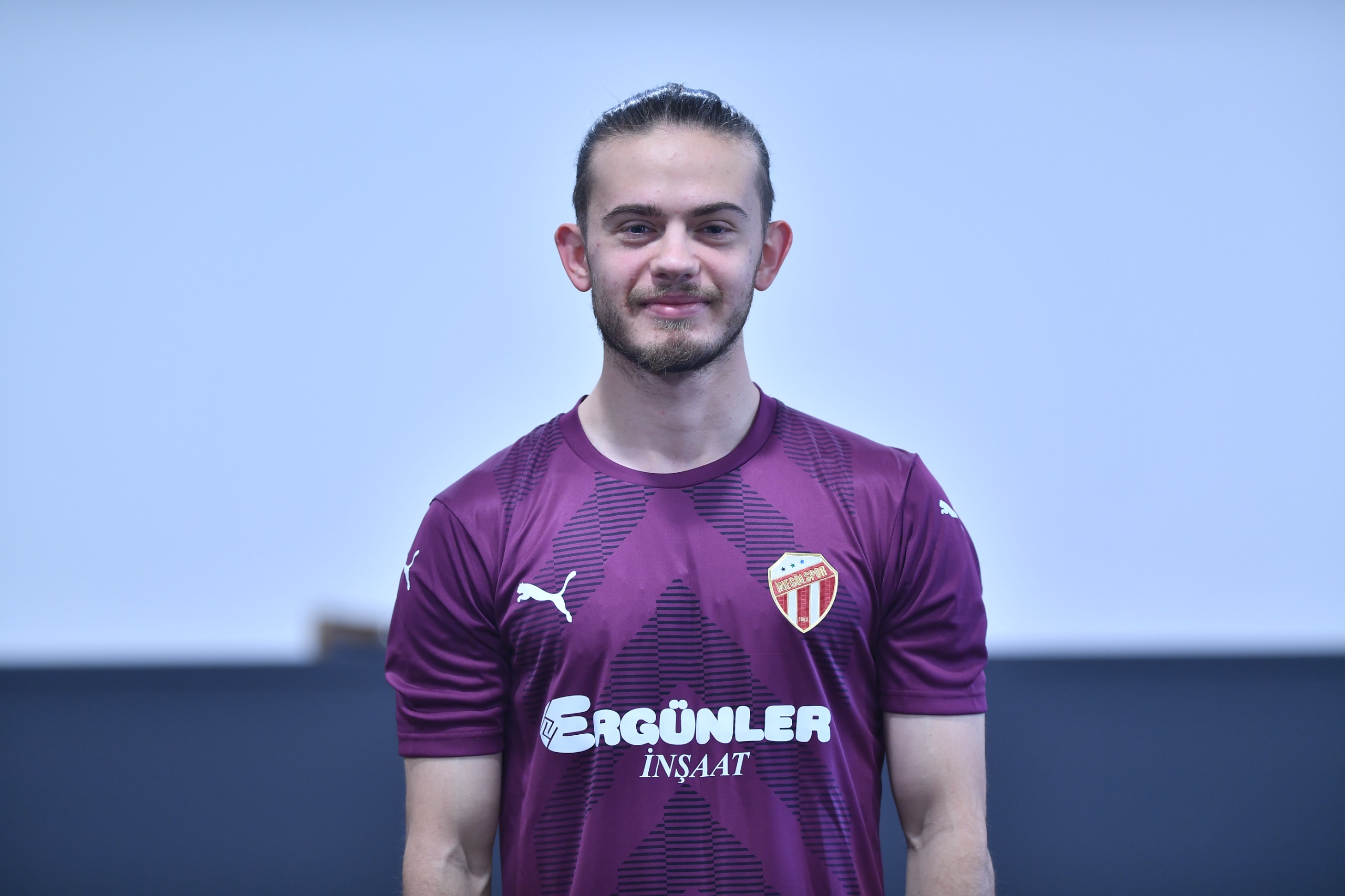 İnegölspor’da Emir Özsoy ile yollar ayrıldı