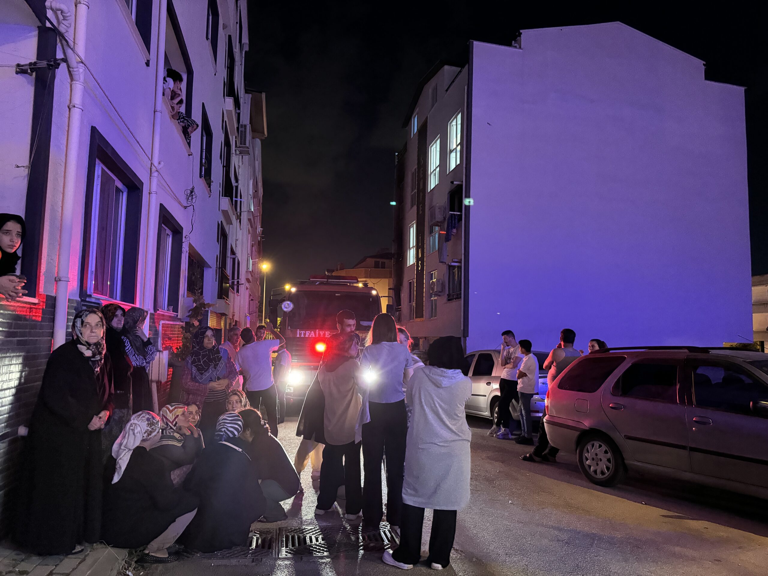 4 Katlı binada çıkan yangında 7 kişi dumandan etkilendi