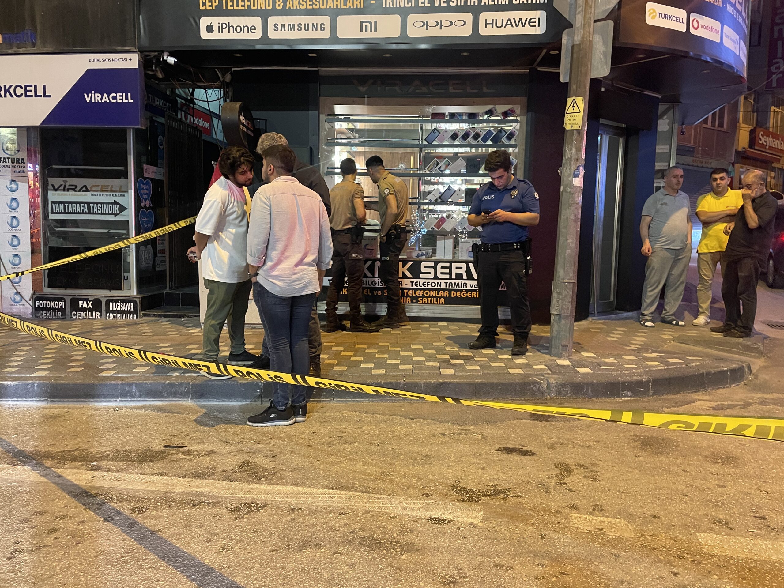 İş yerinin kurşunlanması güvenlik kamerasınca kaydedildi