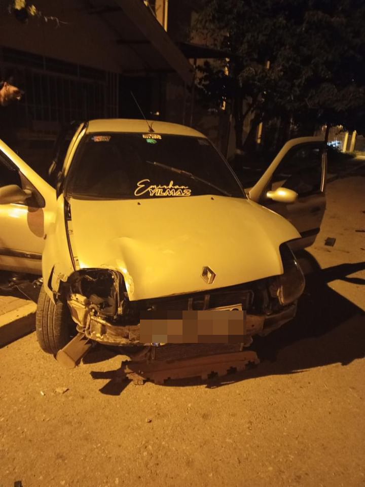 İnegöl’de tır otomobili metrelerce sürükleri