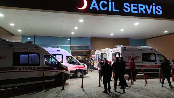 İnegöl’de iki ambulansın karıştığı zincirleme kazada 7 kişi yaralandı