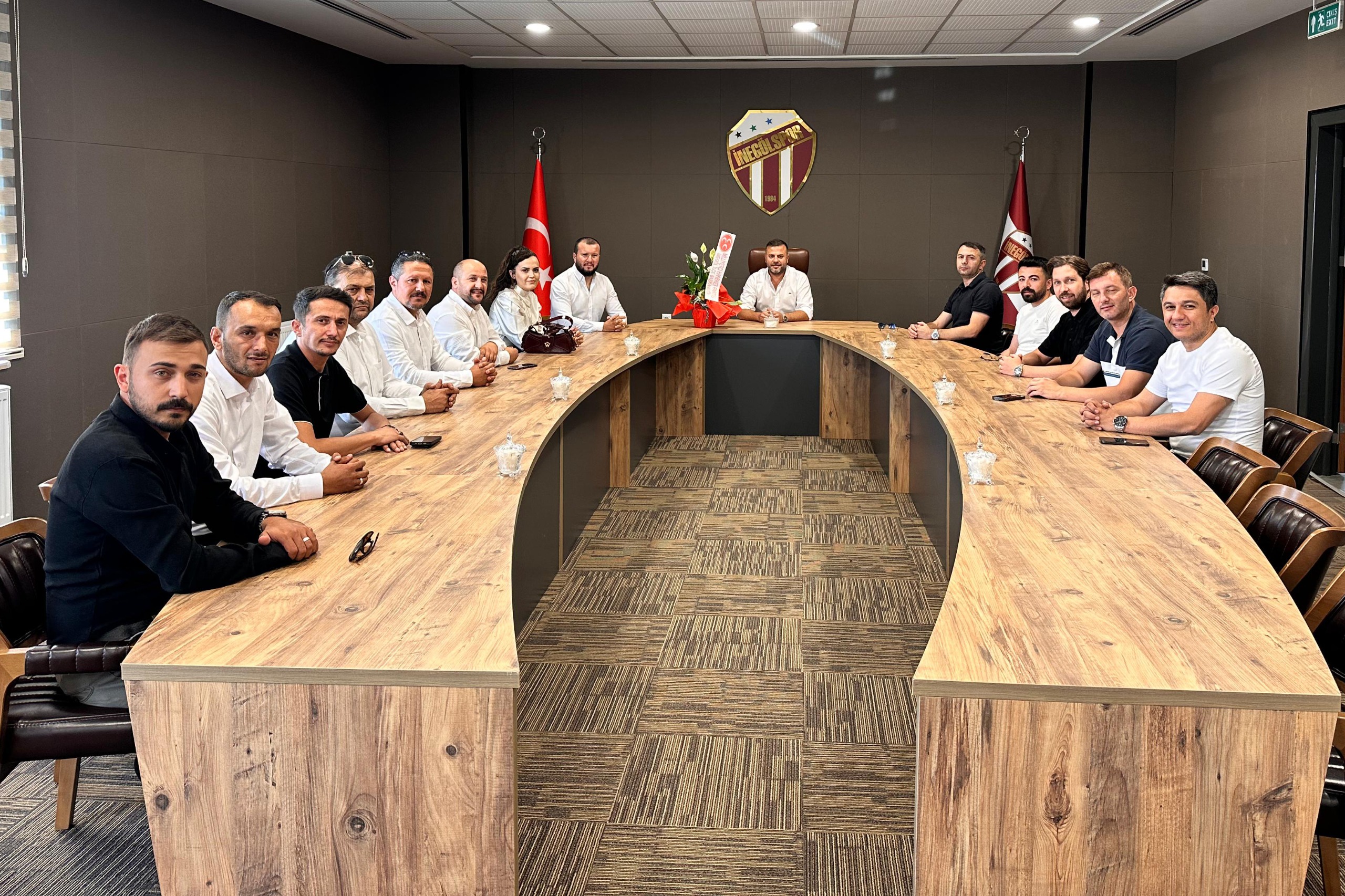 MHP’den İnegölspor’a ziyaret