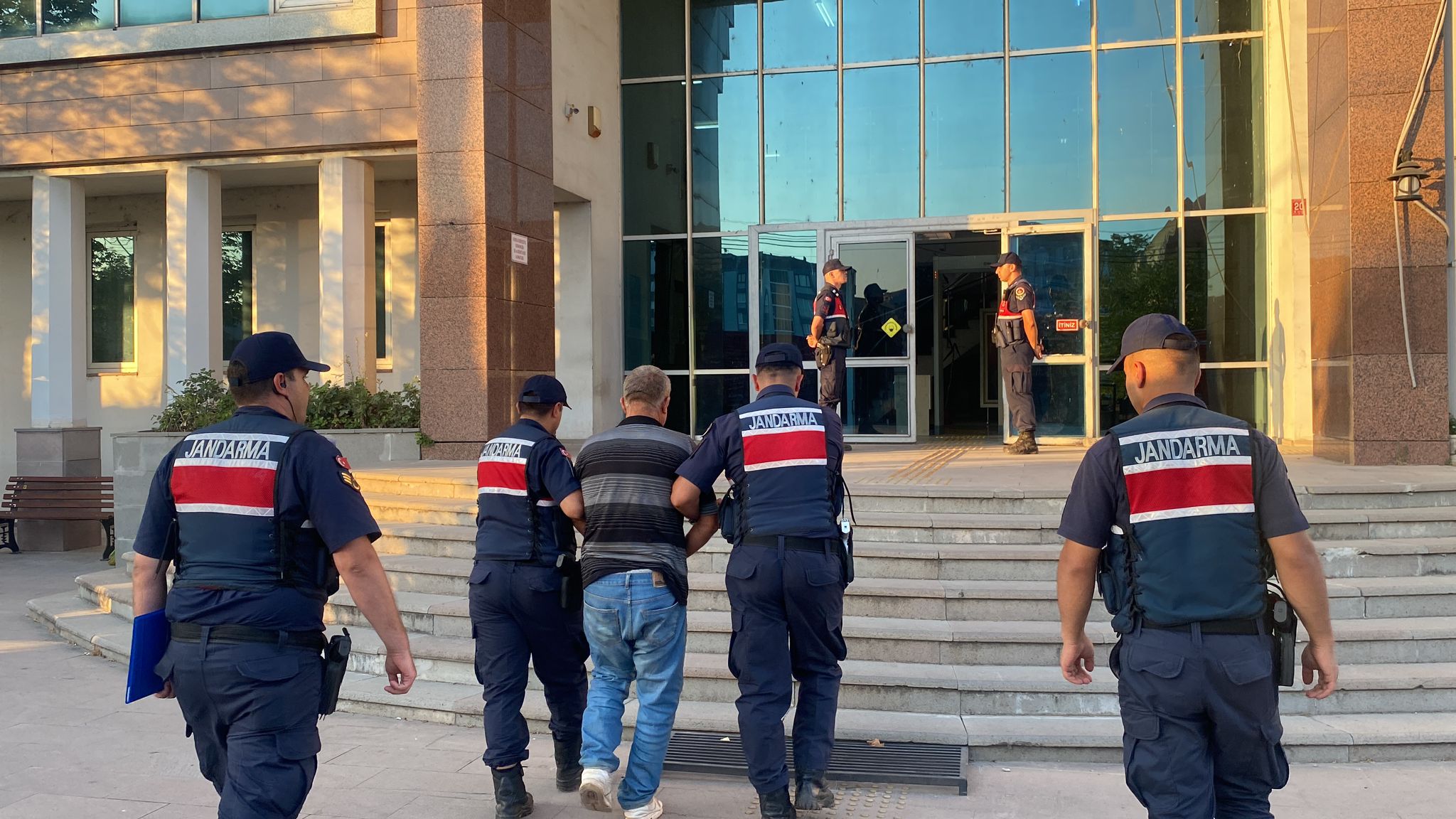 Miras kavgasında 2 ölü