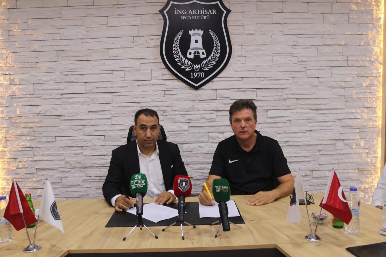 Akhisar Spor Başkanı Menderes Acar: ‘Gençlere şans verin, gelecek onlarda’