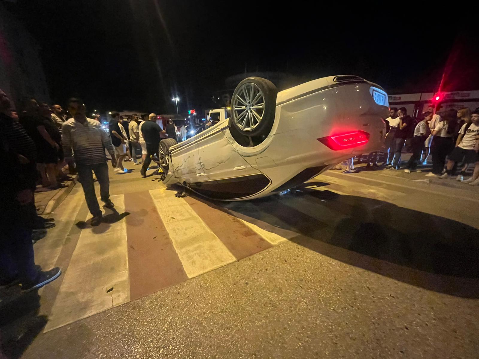 Takla atıp ters duran araçta 3 kişi yaralandı