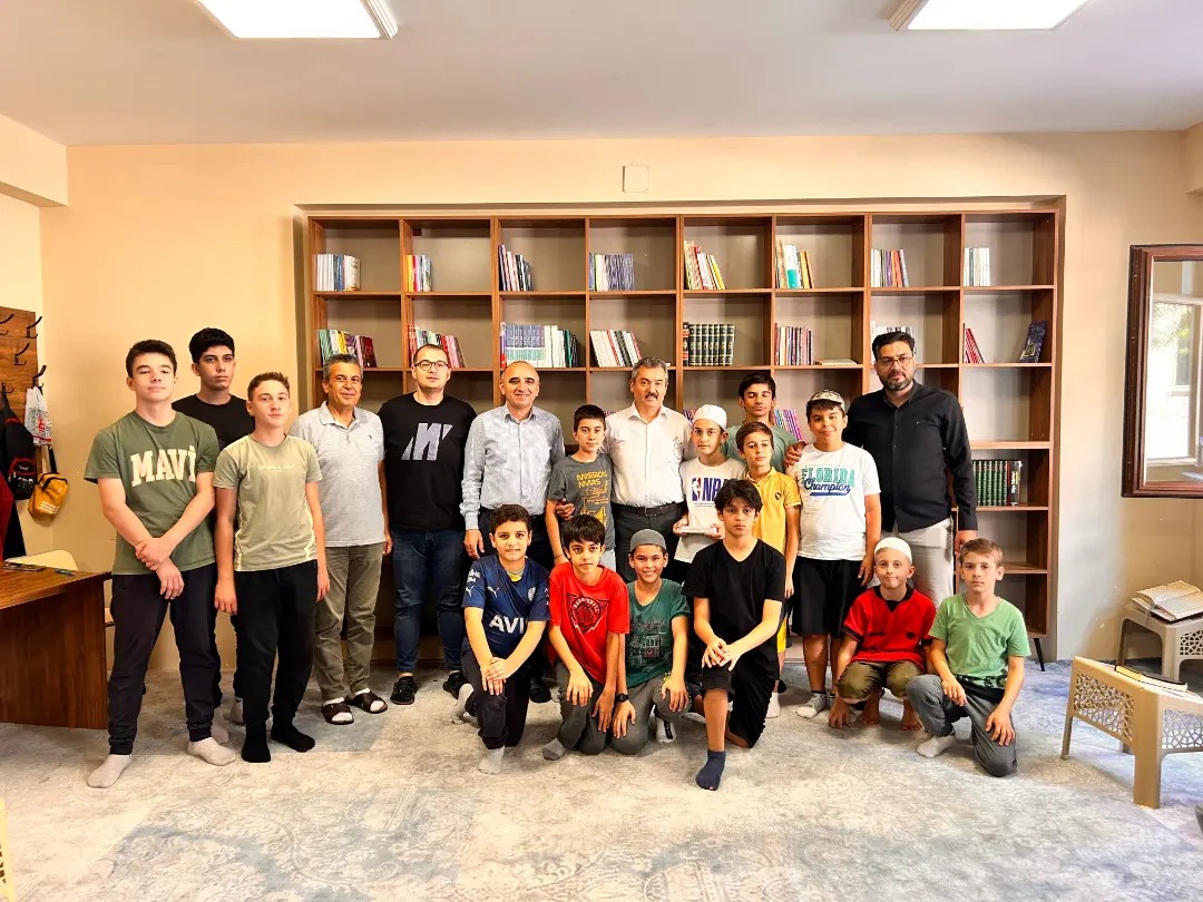 Zengin’den Kur’an bülbüllerine ziyaret