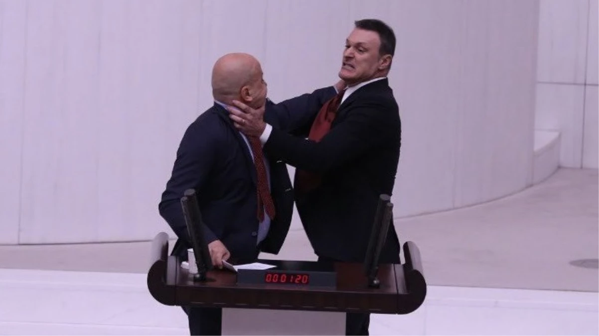 Mecliste yumruklar havada uçuştu