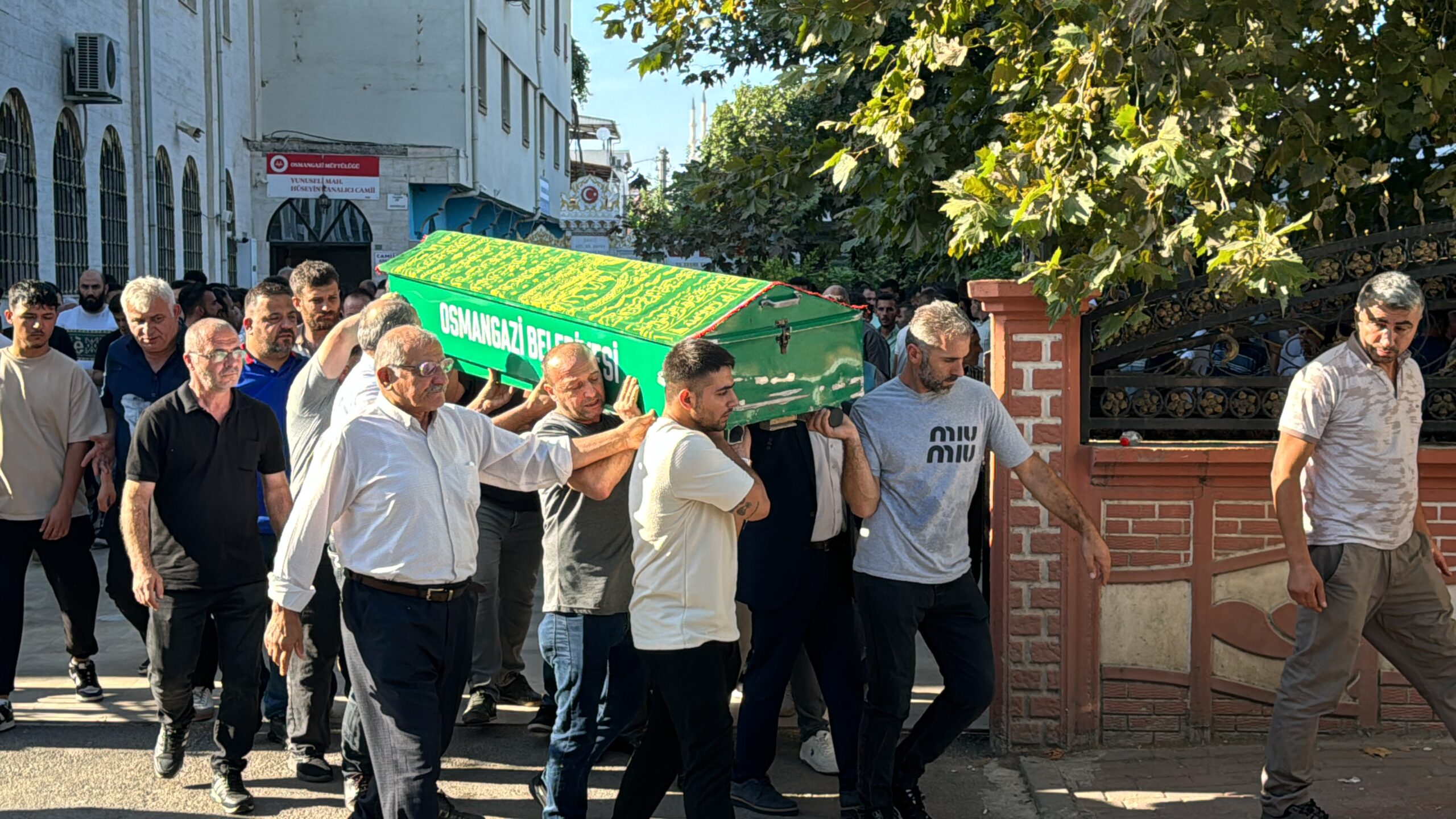 Minibüsün çarpıp kaçtığı 10 yaşındaki çocuk hayatını kaybetti