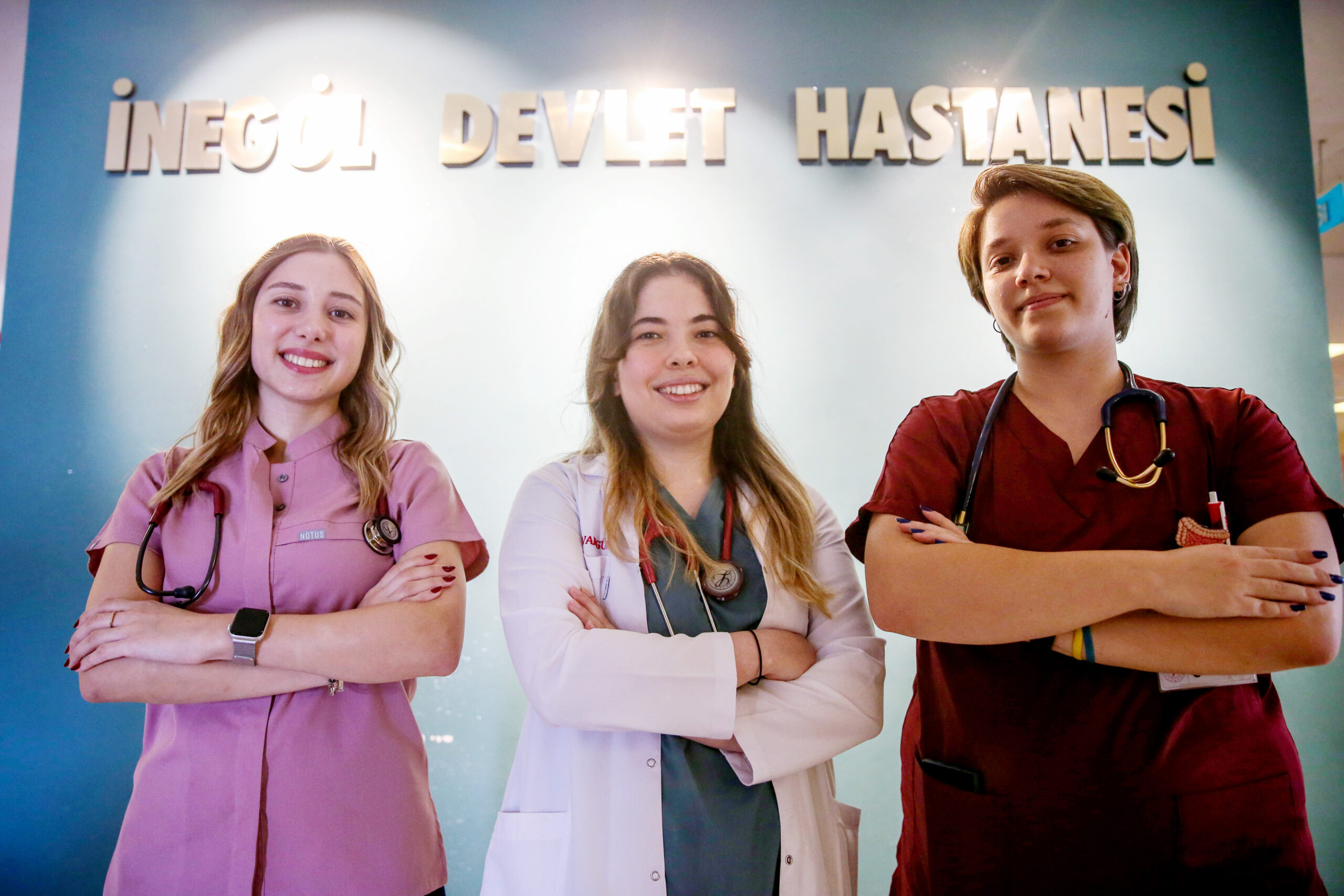 İnegöl’de 5 pratisyen hekim, hayata gözlerini açtıkları hastanede göreve başladı