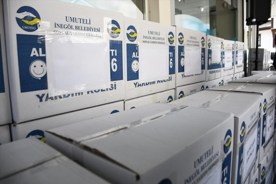 1500 Öğrenciye kırtasiye yardımı