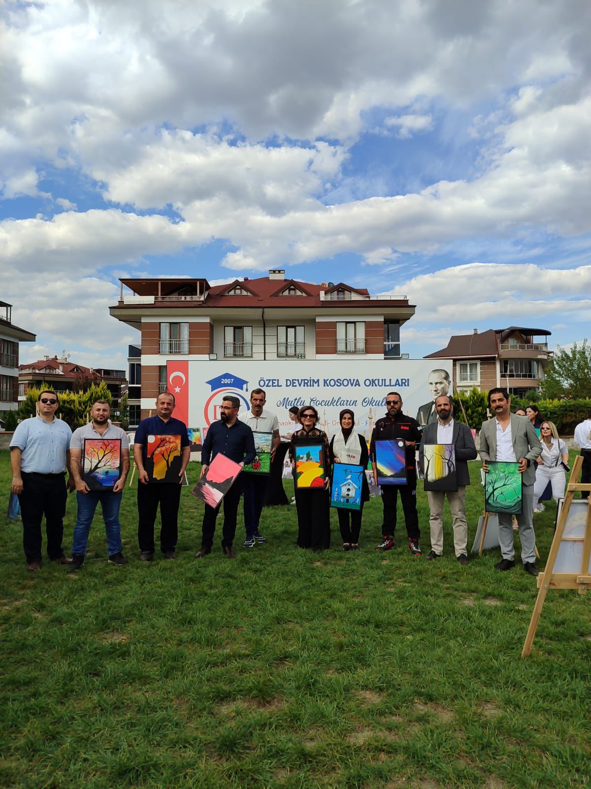 Açık arttırmaya çıkarılan resimlerin gelirleri Gazze’ye gönderilecek