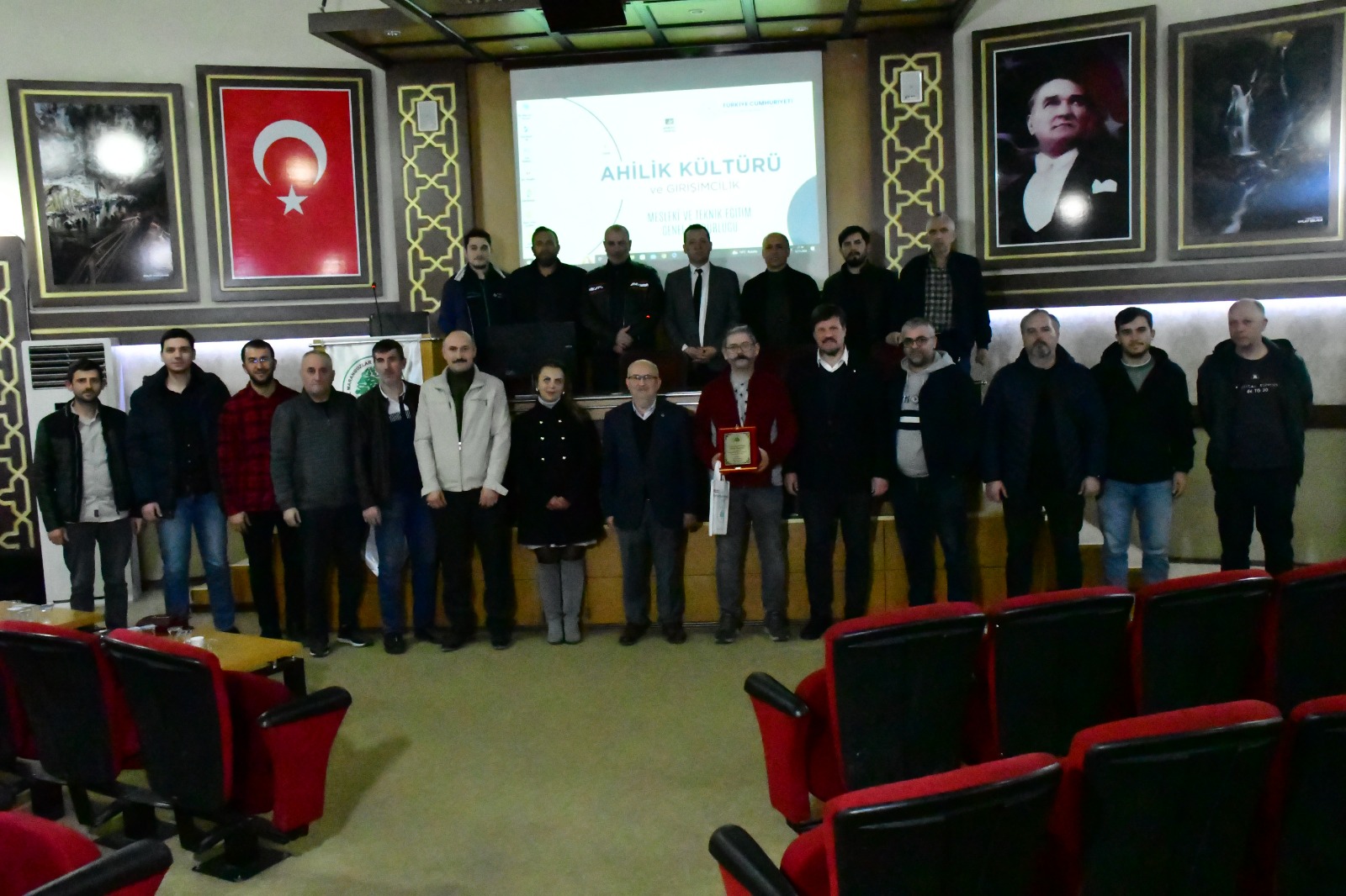 Mobilyacılara mesleki eğitim semineri