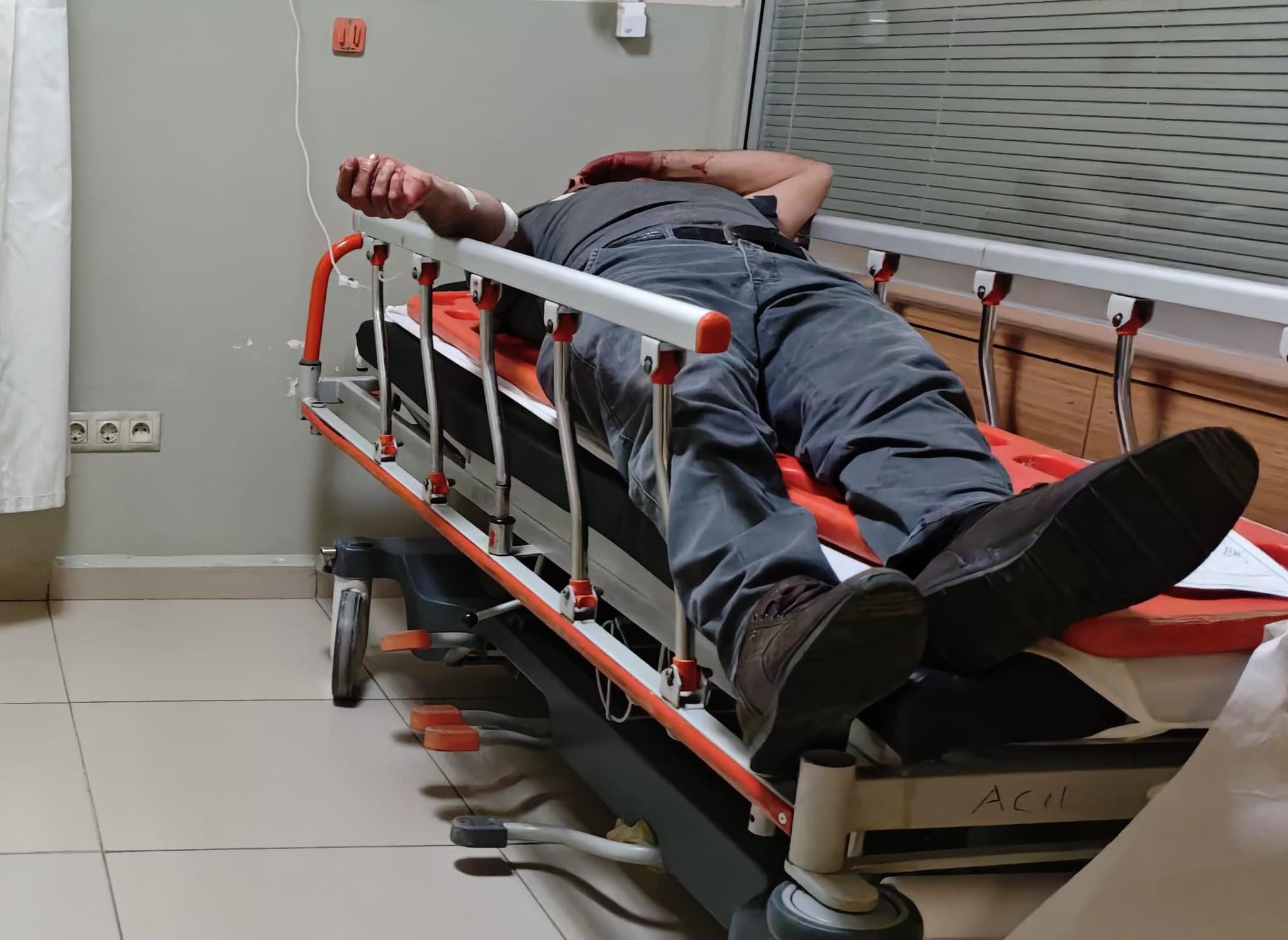 Sokak ortasında öldüresiye dövdüler