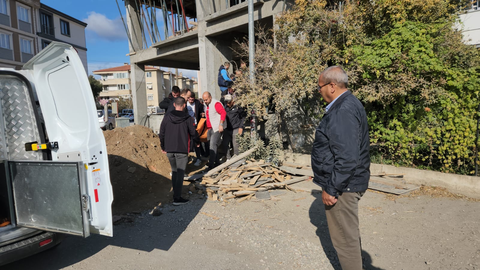 Çalıştığı inşaattan düşen kişi öldü