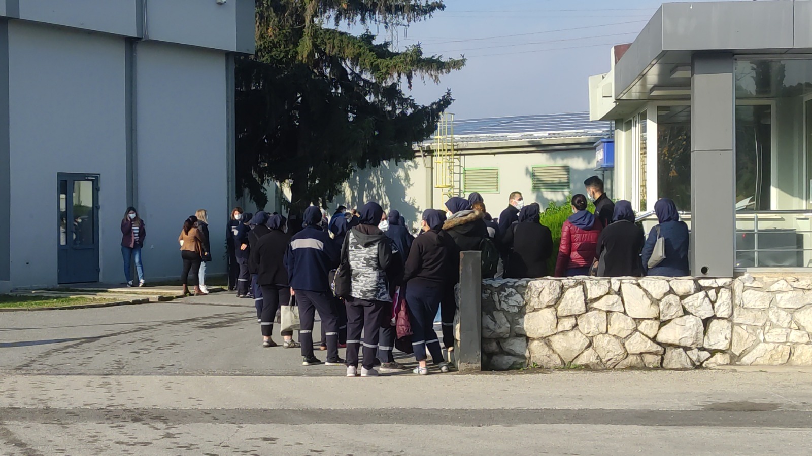 İplik fabrikasında kimyasal tepkimeden etkilenen işçiler hastaneye kaldırıldı