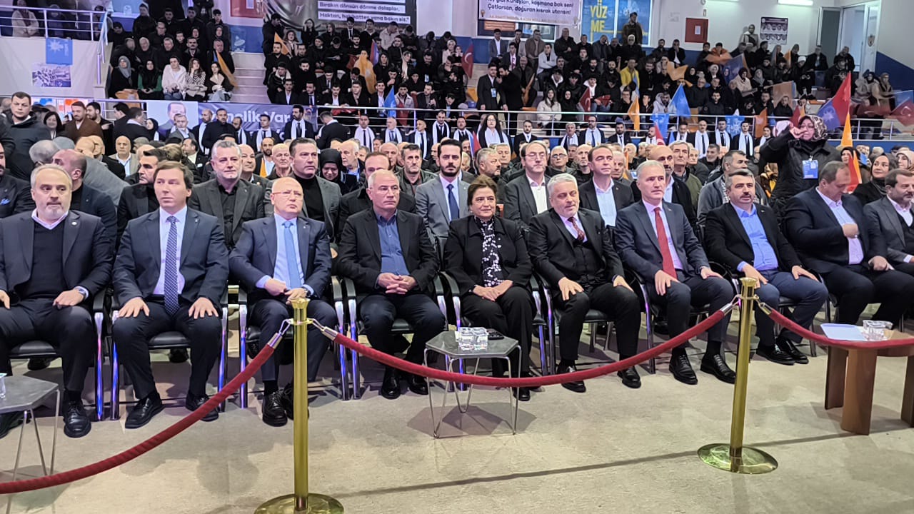 AK Parti İnegöl İlçe Kongresi Gerçekleşti: Mustafa Durmuş Yeniden Başkan Seçildi