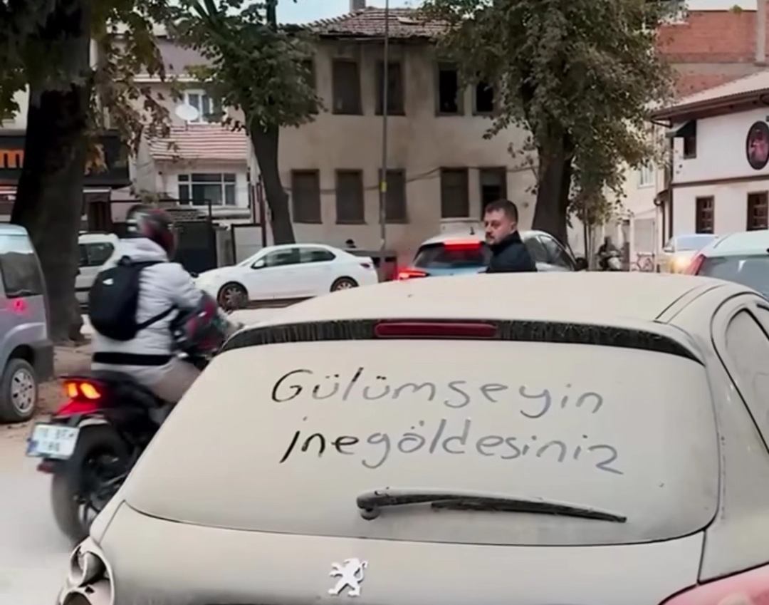 Mustafa Bozbey’e isyan bayrağı çekildi; ‘Astım hastasıyım, tıkanıyorum’