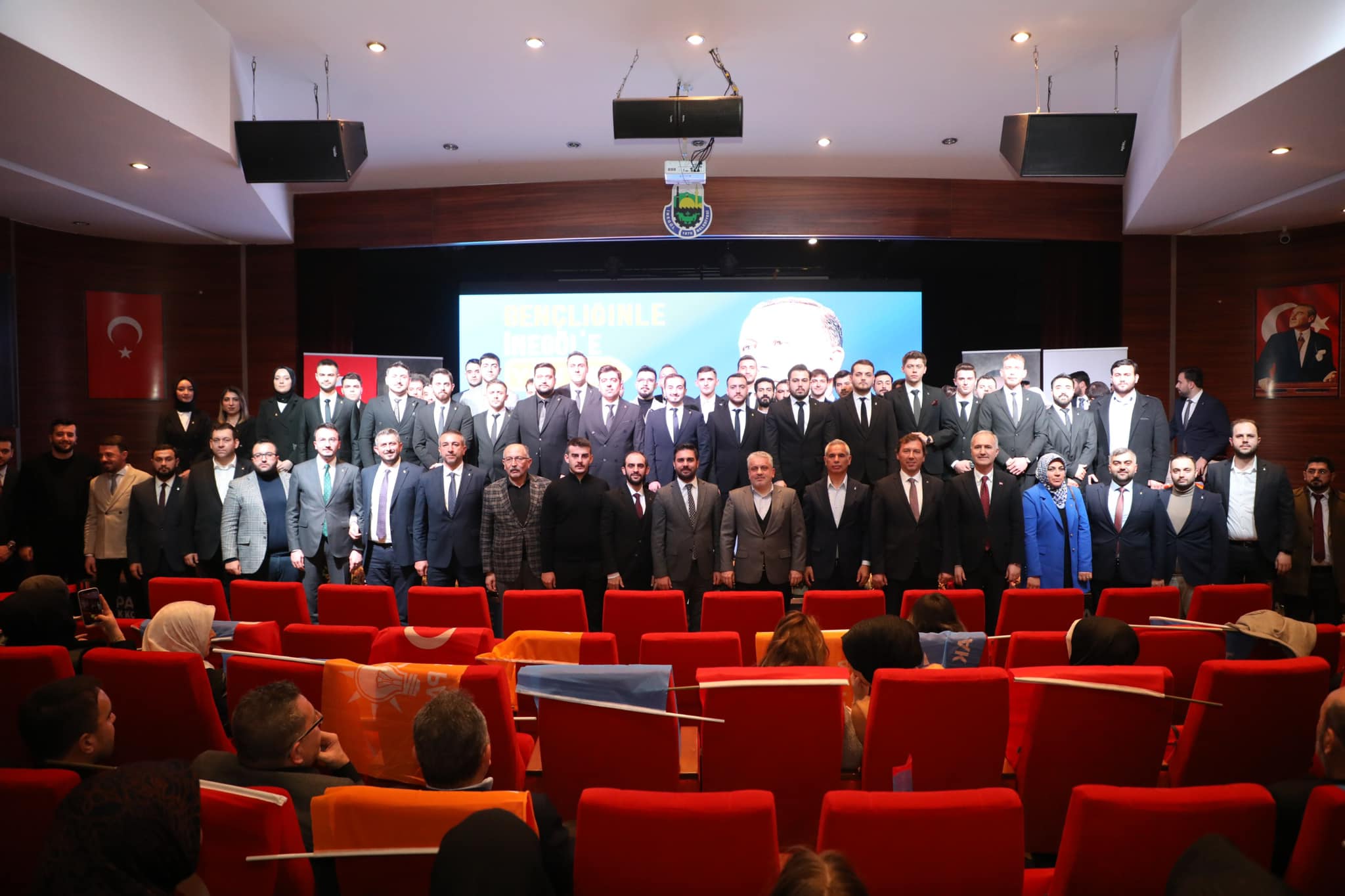 AK Gençler’de nöbet değişimi