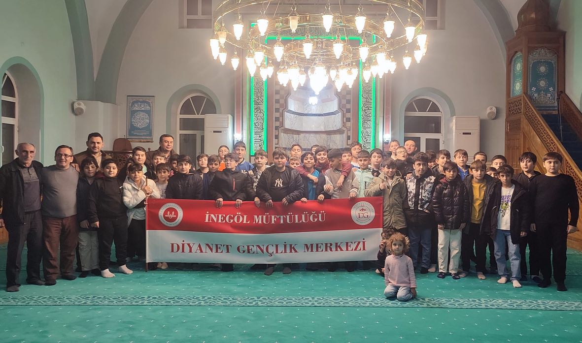 İnegöl’de anlamlı etkinlik: ‘Ailece camideyiz, Gazze’yi Unutmuyoruz’