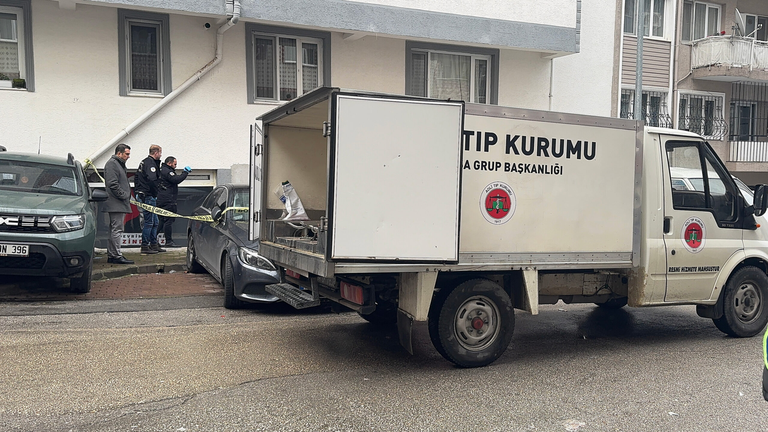 Cam silerken 4. kattan düşen kadın öldü