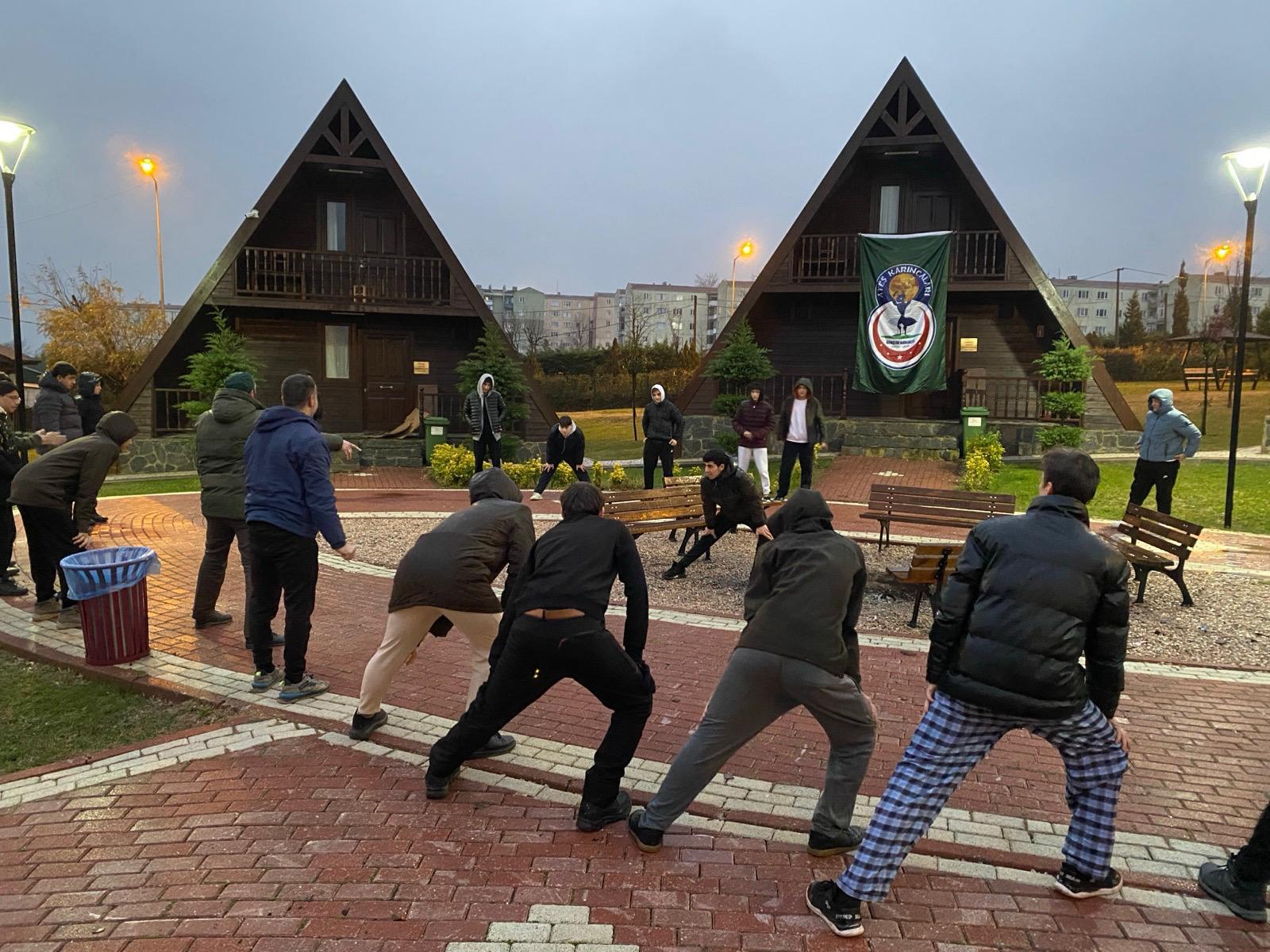 Ateş Karıncaları’ndan gençlere özel kış kampı
