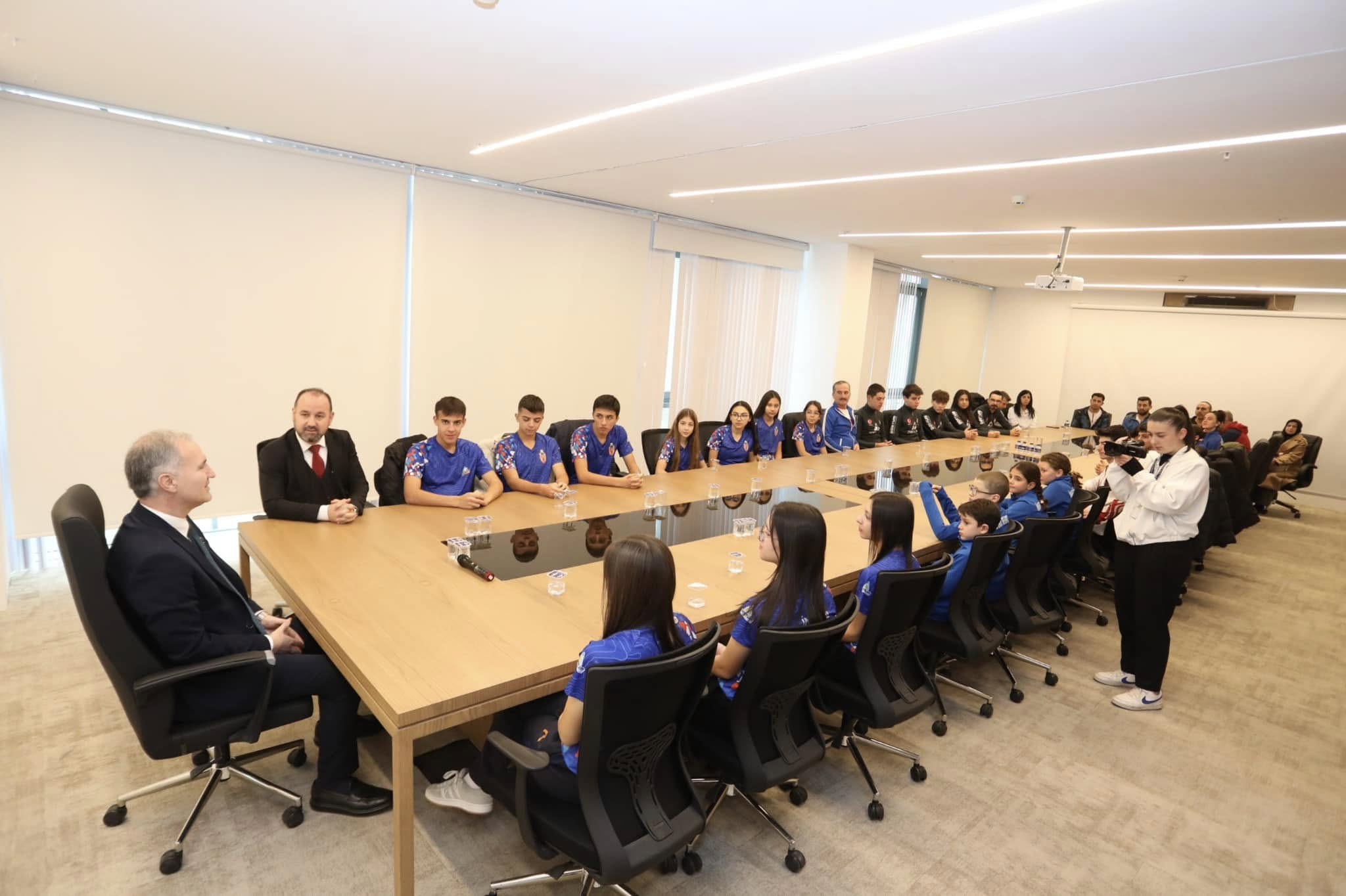 Şampiyonlar Başkan Taban ile buluştu