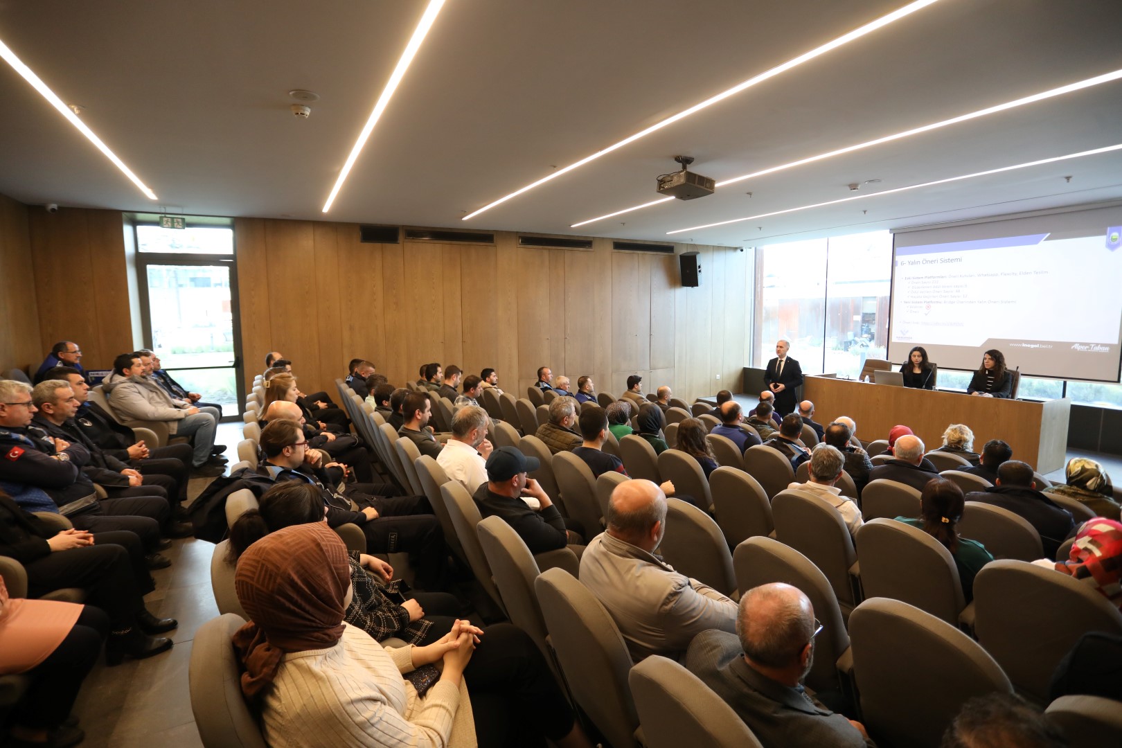 İnegöl Belediyesi’nde tüm personele yalın temelleri eğitimi veriliyor