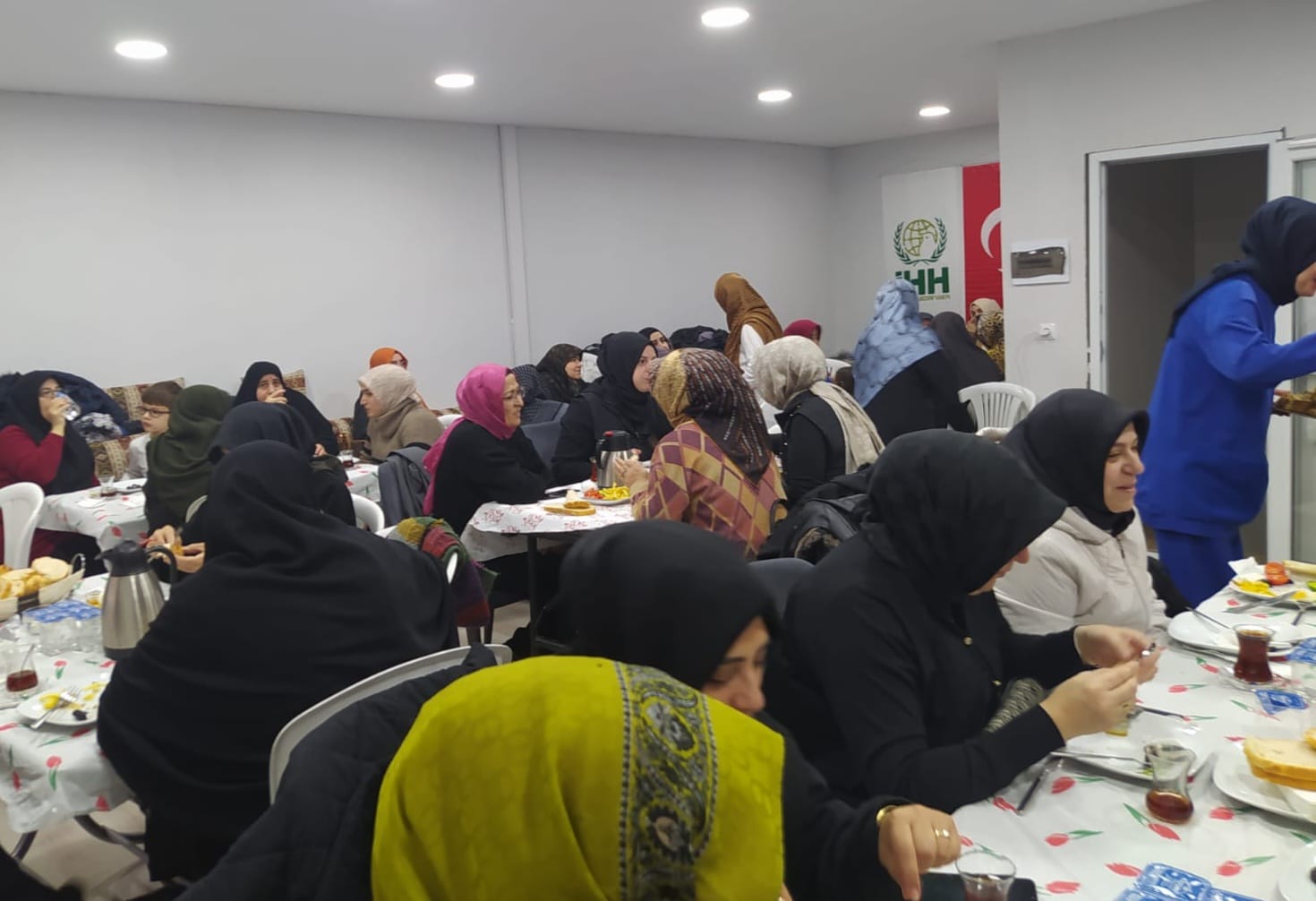 İHH İnegöl Kadın Kolları hayırsever kadınları bir araya getirdi