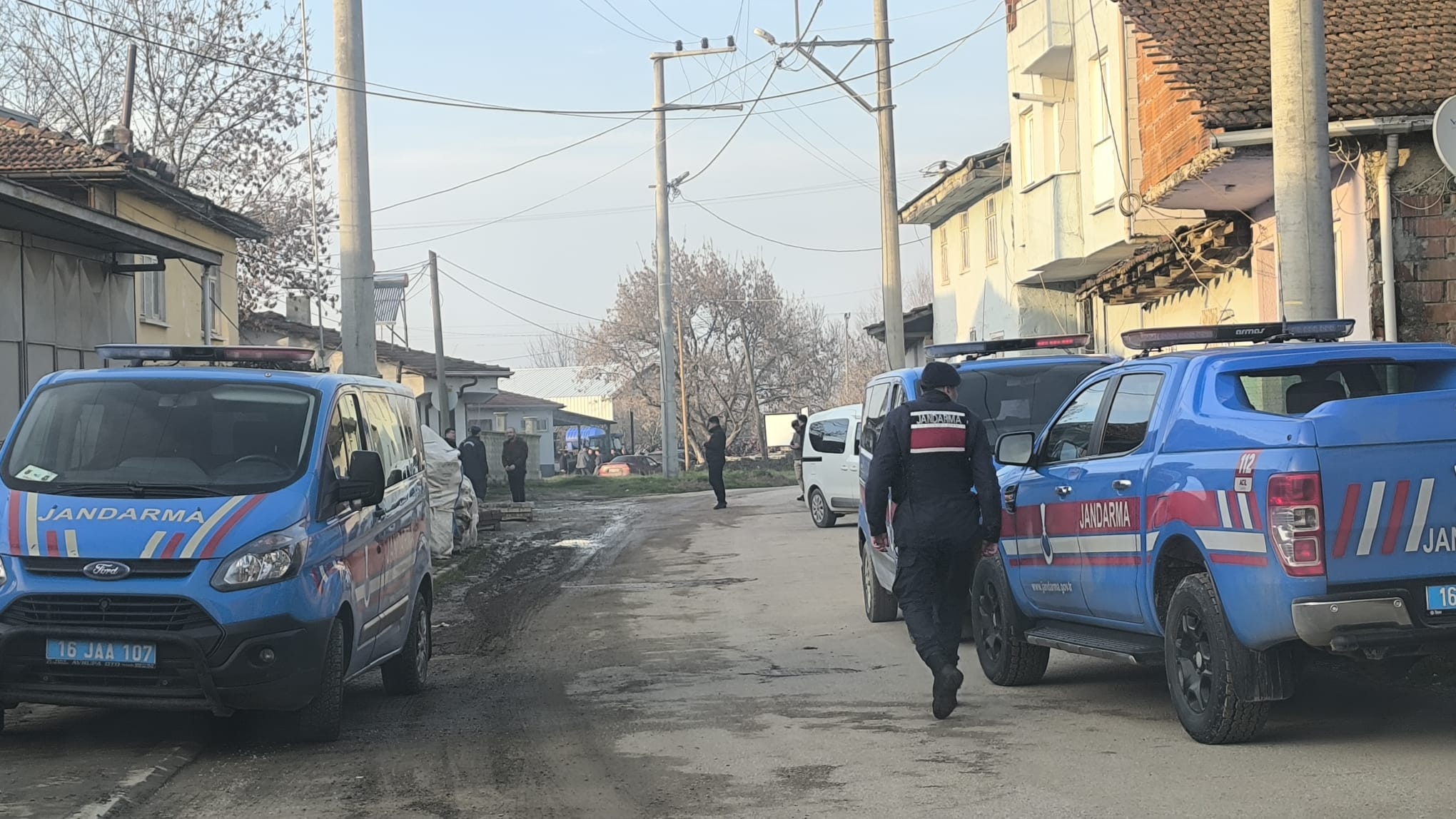 İnegöl’de çocuklarını rehin alan baba, 1 gün geçmesine rağmen ikna olmadı