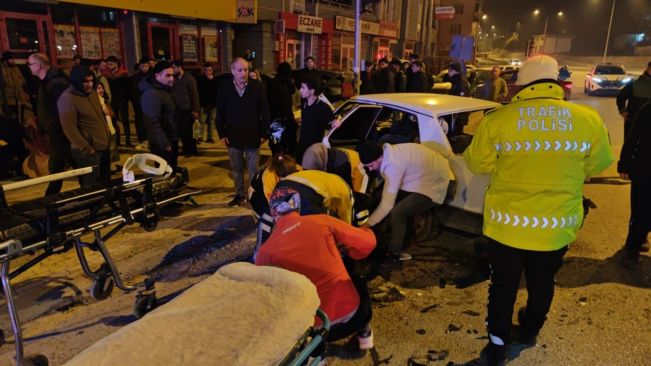 İnegöl’deki feci kazada 2 çocuğun durumu ağır