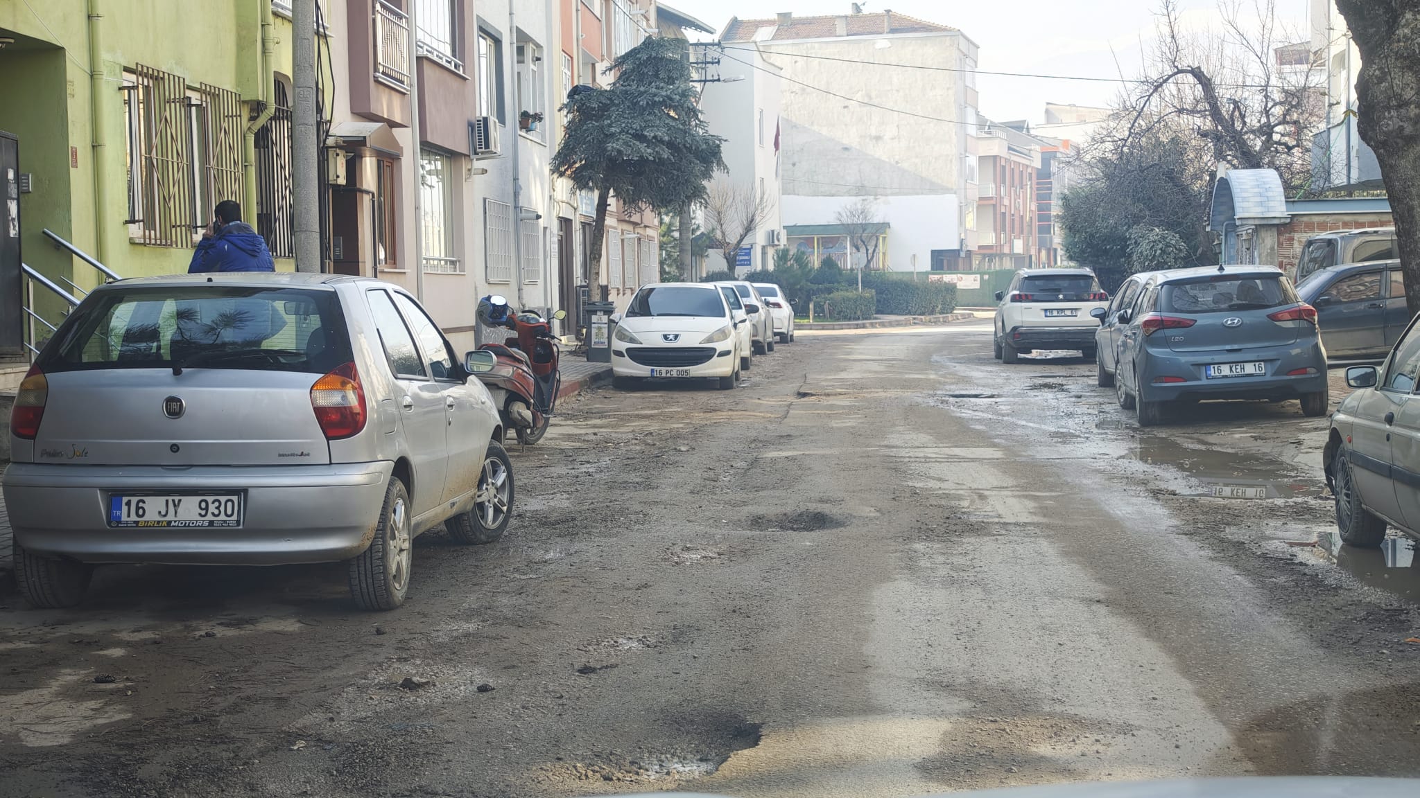 Dertler derya olmuş, İnegöl de bir sandal, devrilip batmışız boğulmuşuz biz