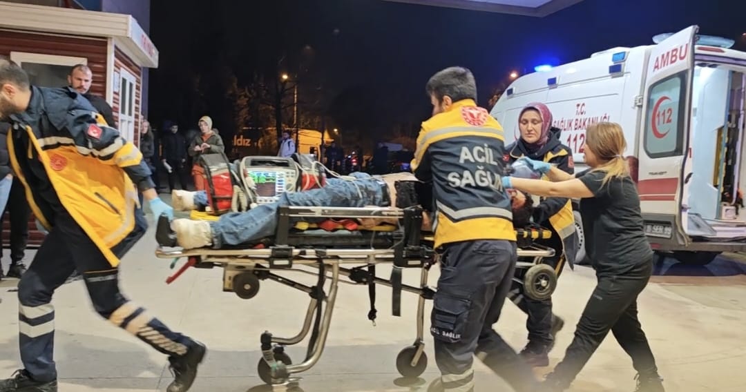 İnegöl’de gençlerin bıçaklı kavgasının ardından yaşanan kazada 1 genç yaşamını yitirdi